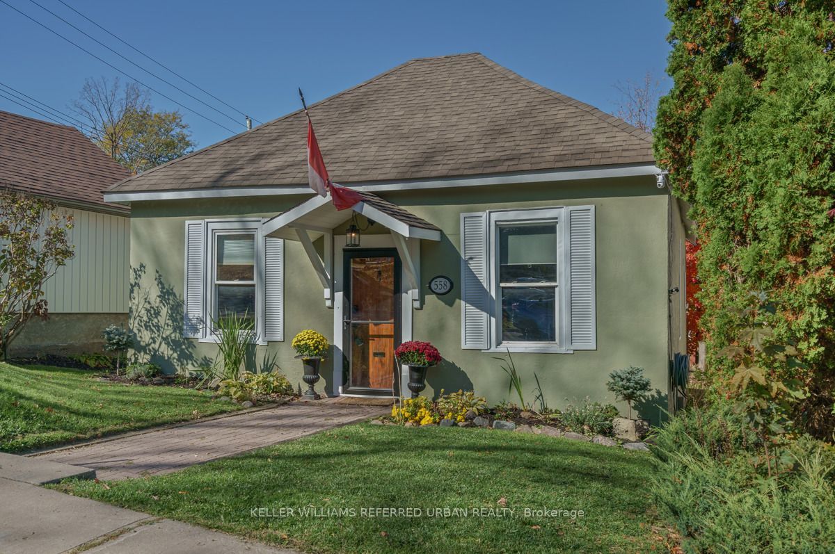 558 Elizabeth Street Property Photo 4