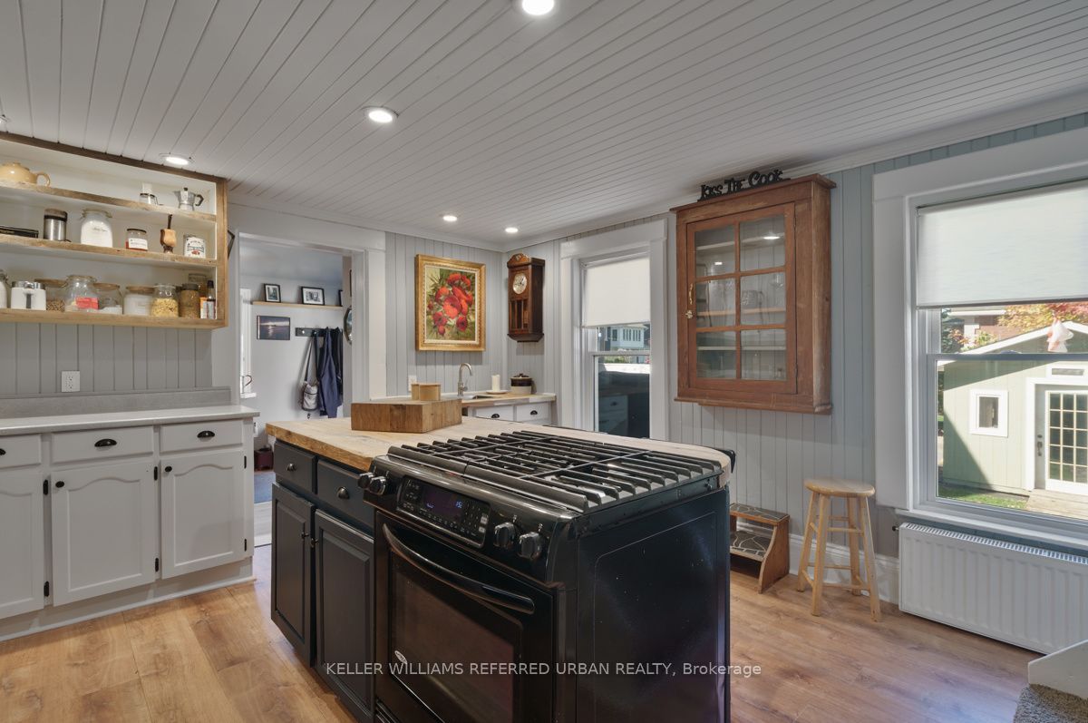 558 Elizabeth Street Property Photo 6