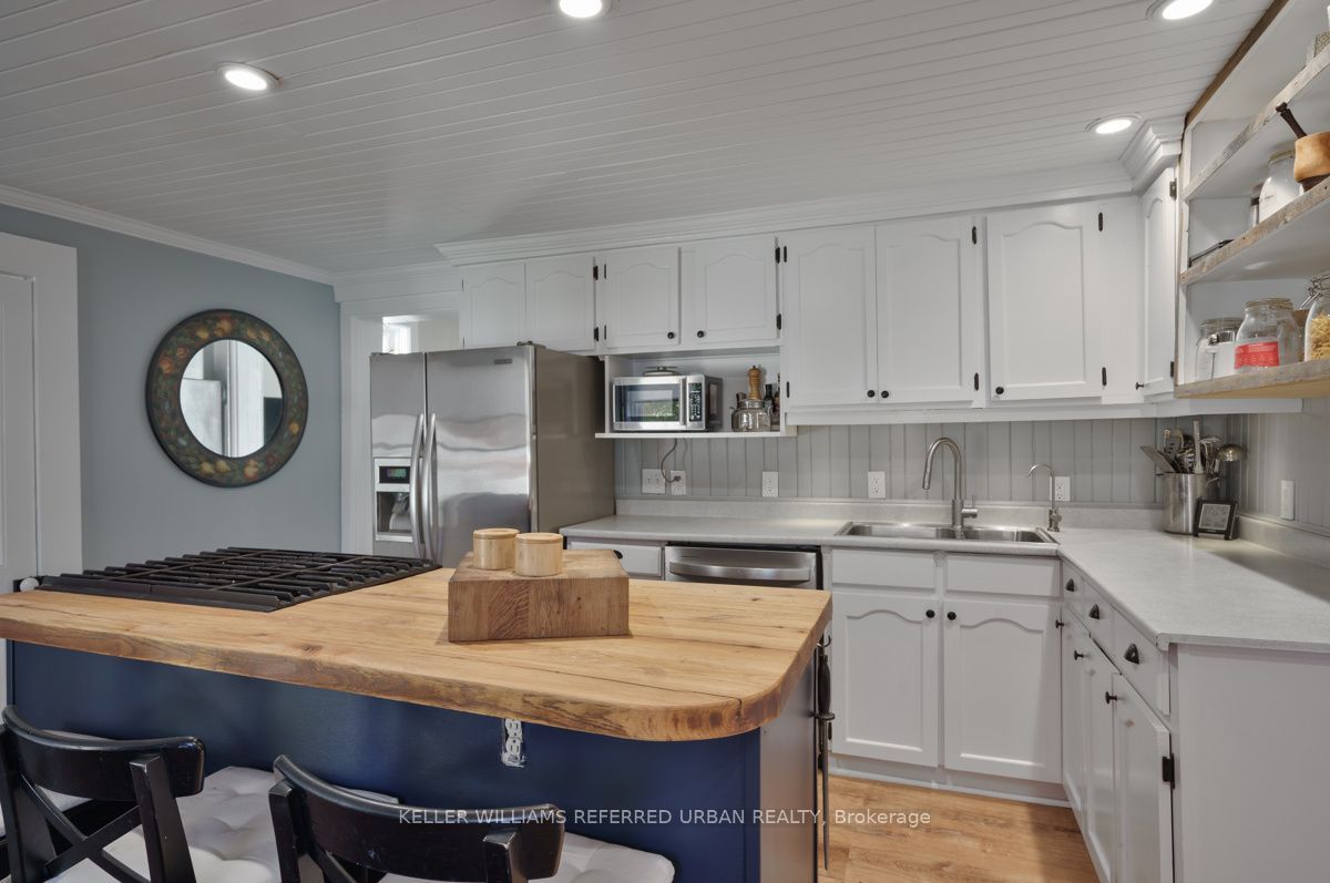 558 Elizabeth Street Property Photo 9
