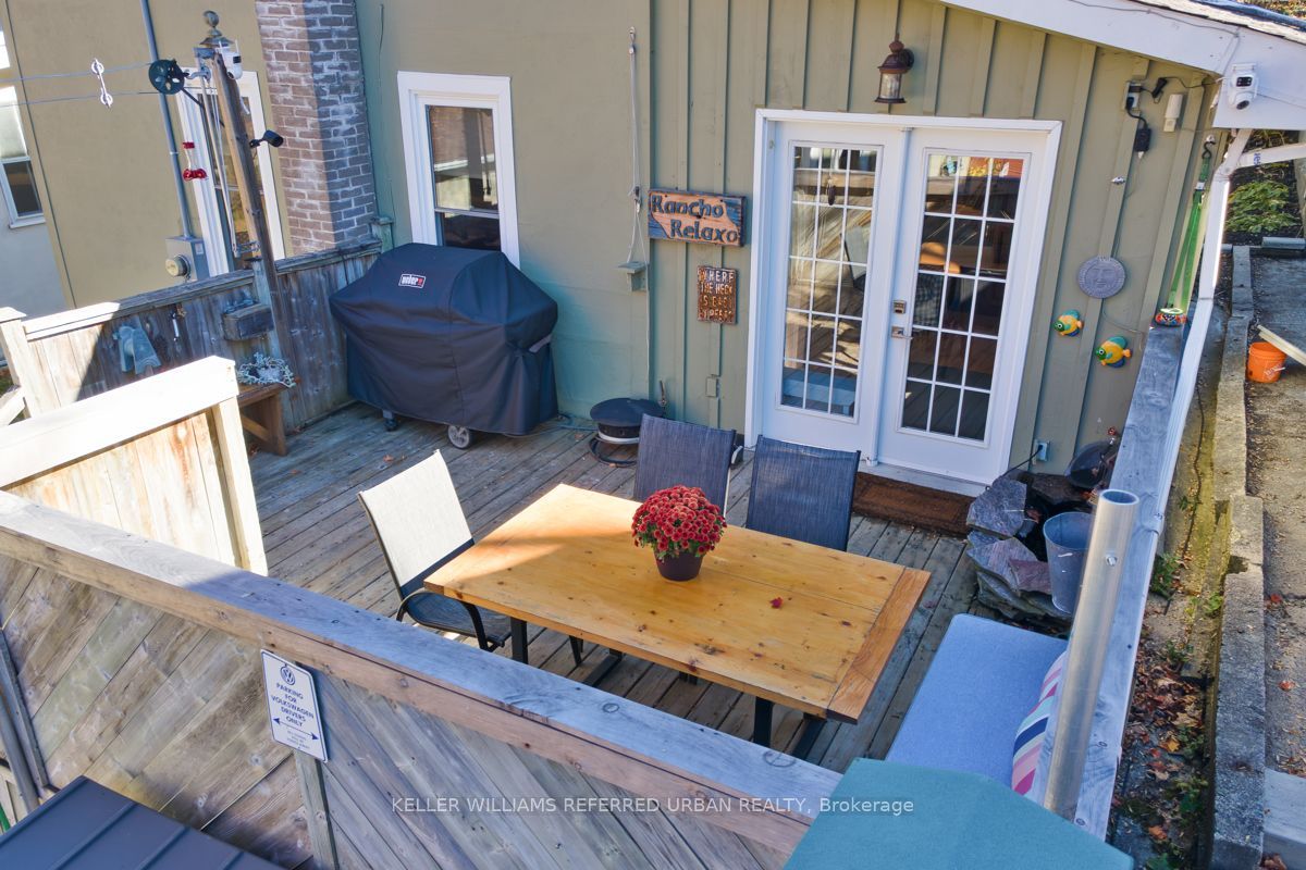 558 Elizabeth Street Property Photo 26