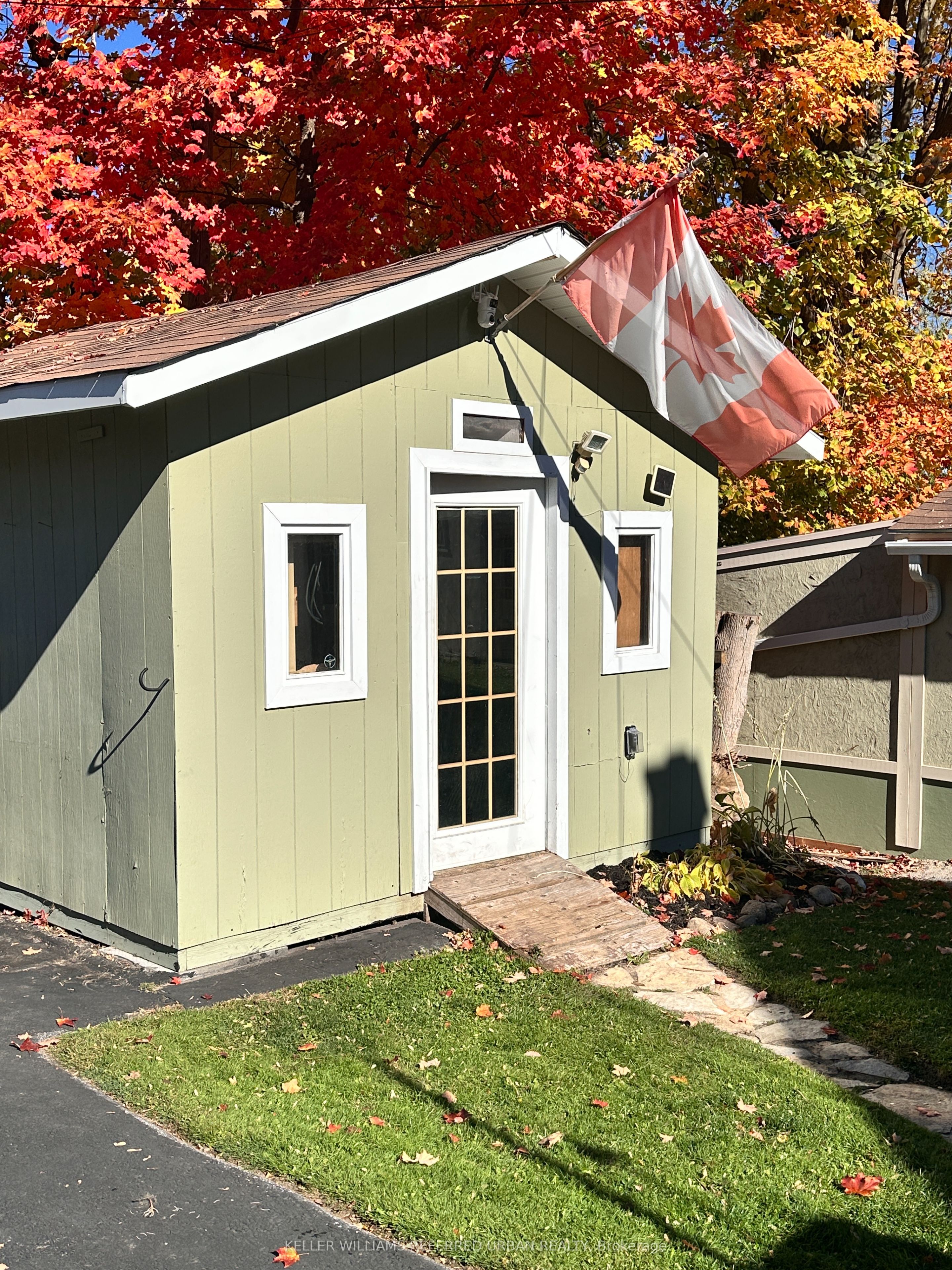558 Elizabeth Street Property Photo 37