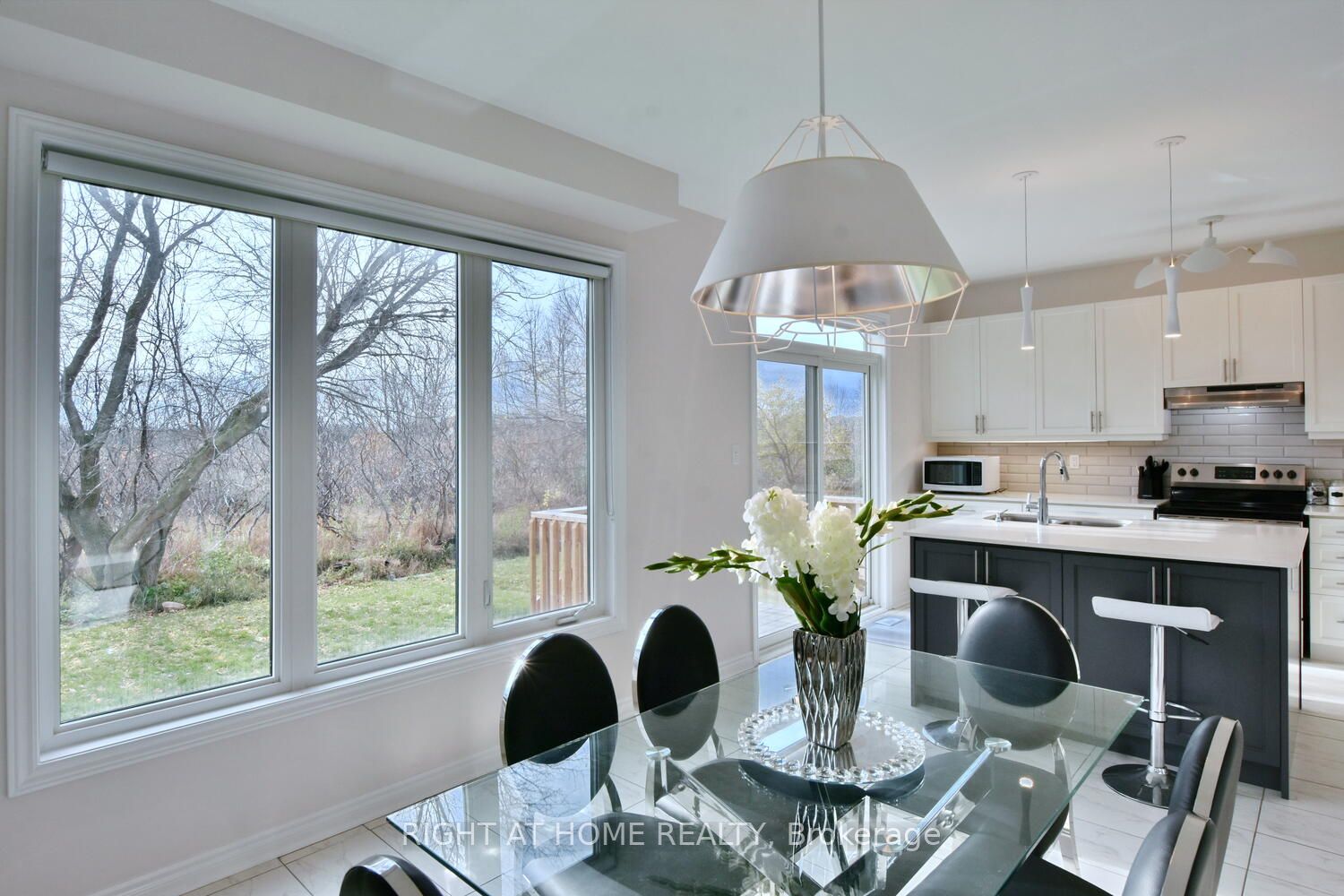 94 Kirby Avenue Property Photo 1