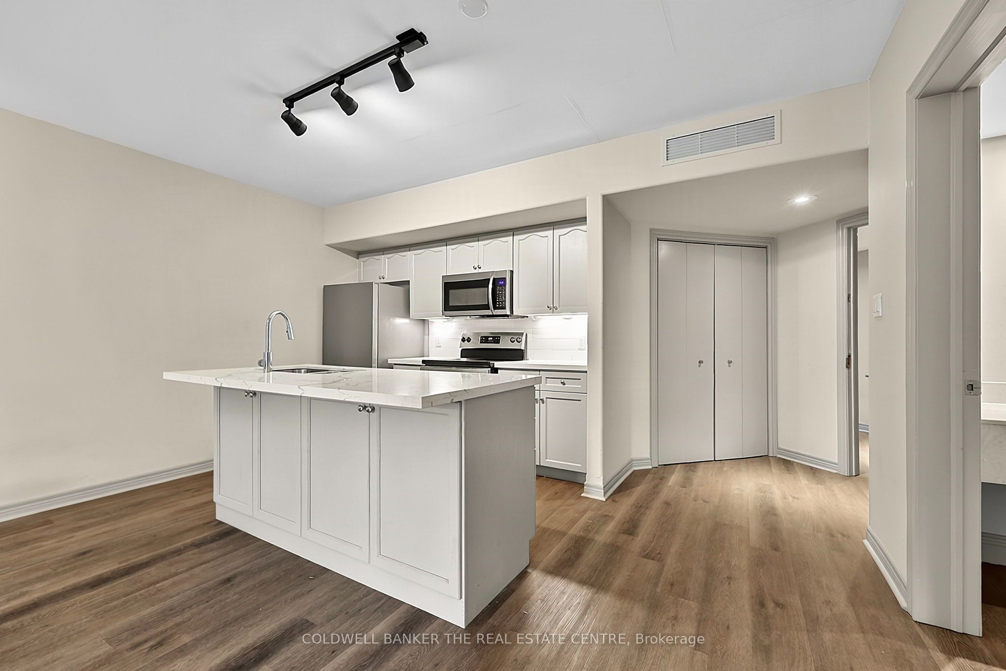 90 Highland Drive 2094-2095 Property Photo 6