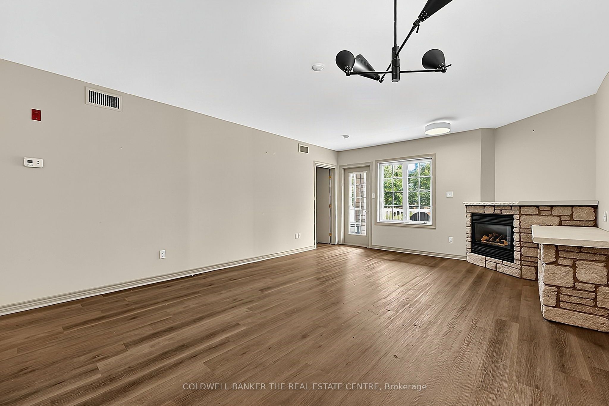 90 Highland Drive 2094-2095 Property Photo 7
