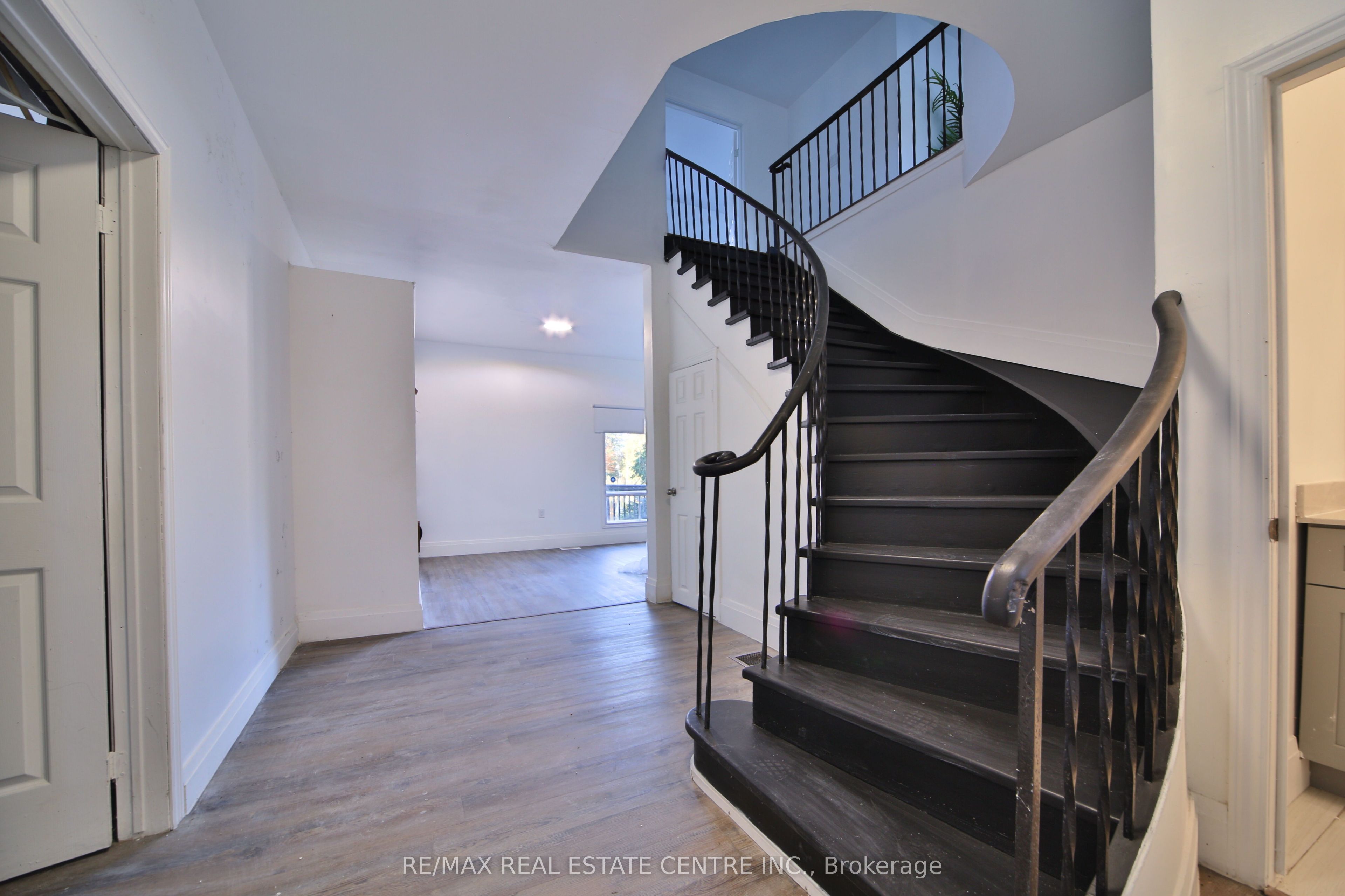 7779 Somerset Drive Property Photo 11