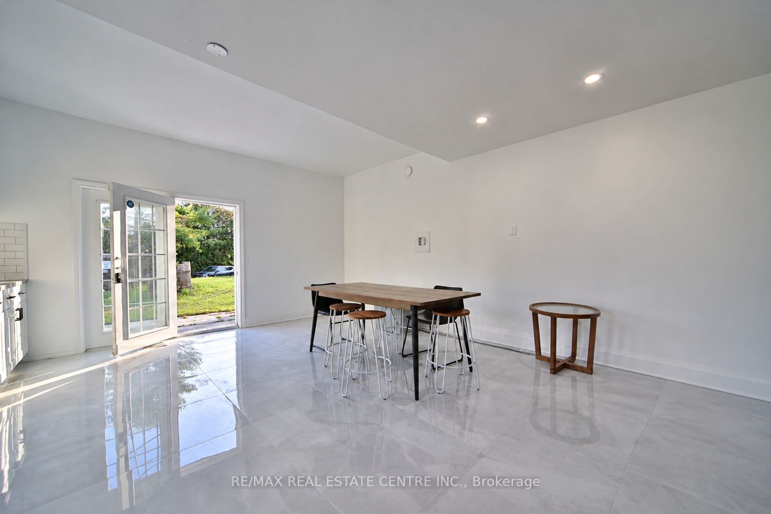 7779 Somerset Drive Property Photo 13