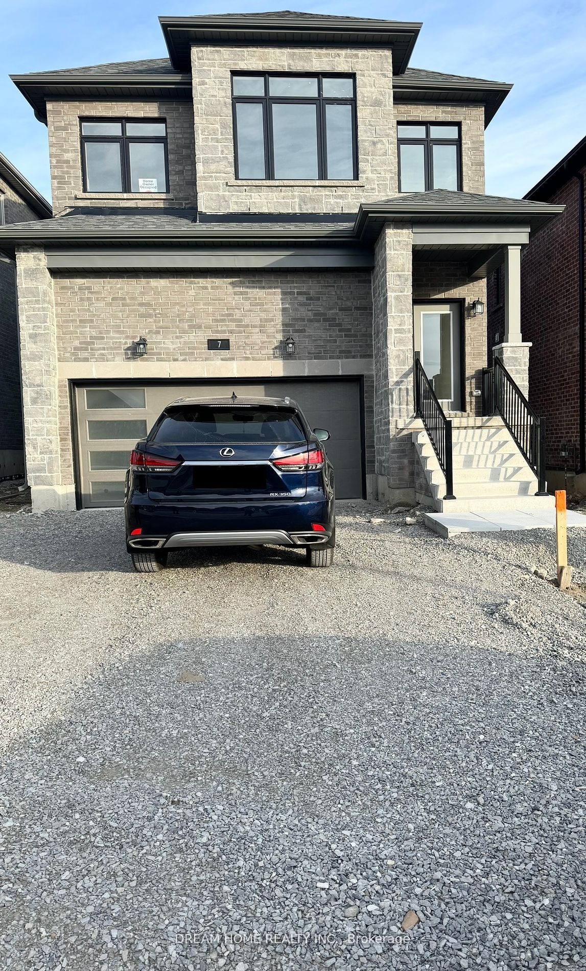 7 Gateway Drive Property Photo 1