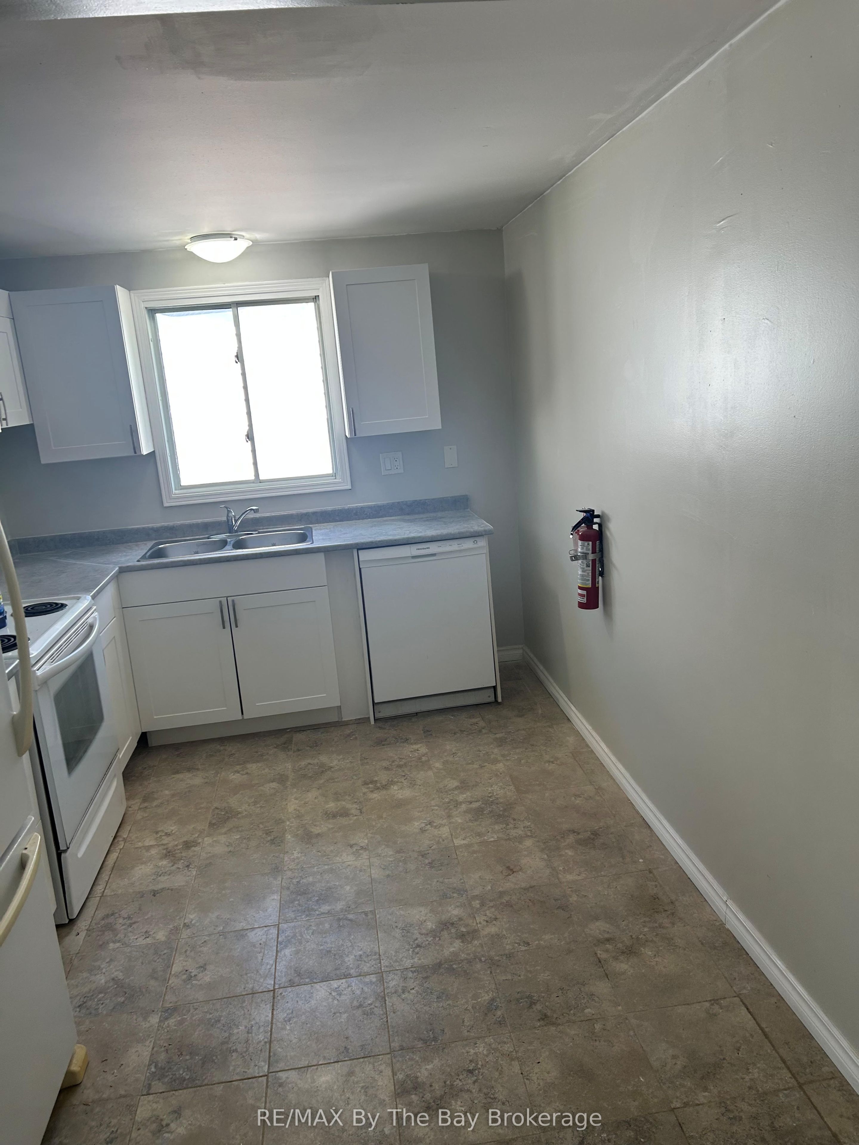 326 Christine Drive Property Photo 5