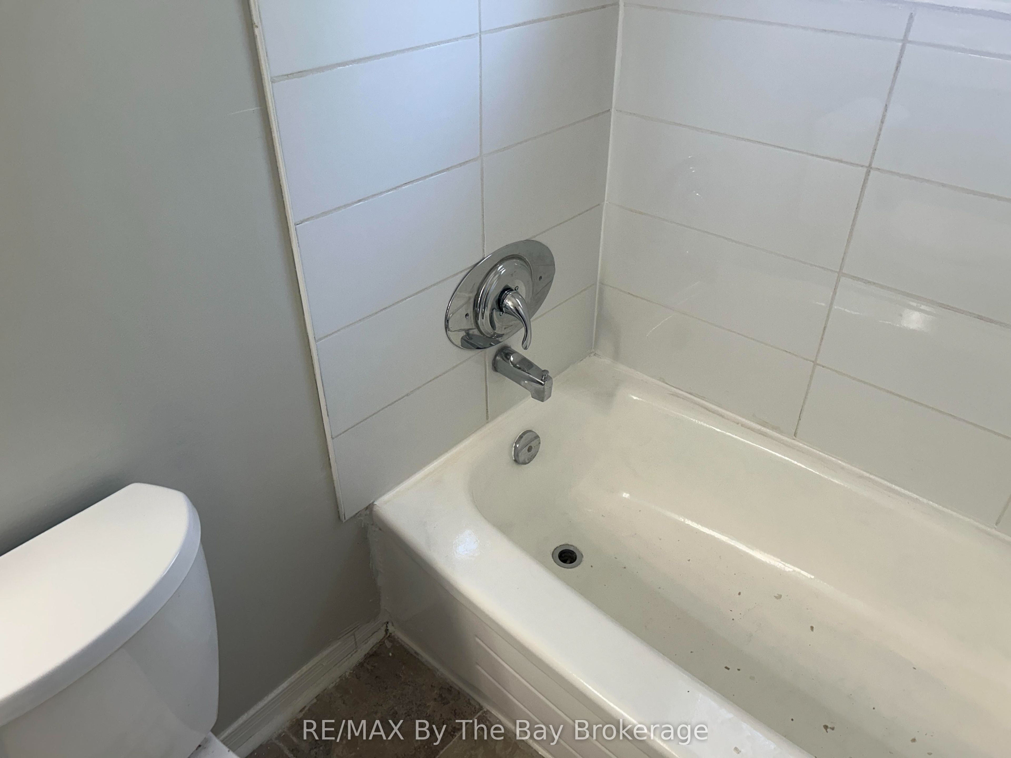 326 Christine Drive Property Photo 6