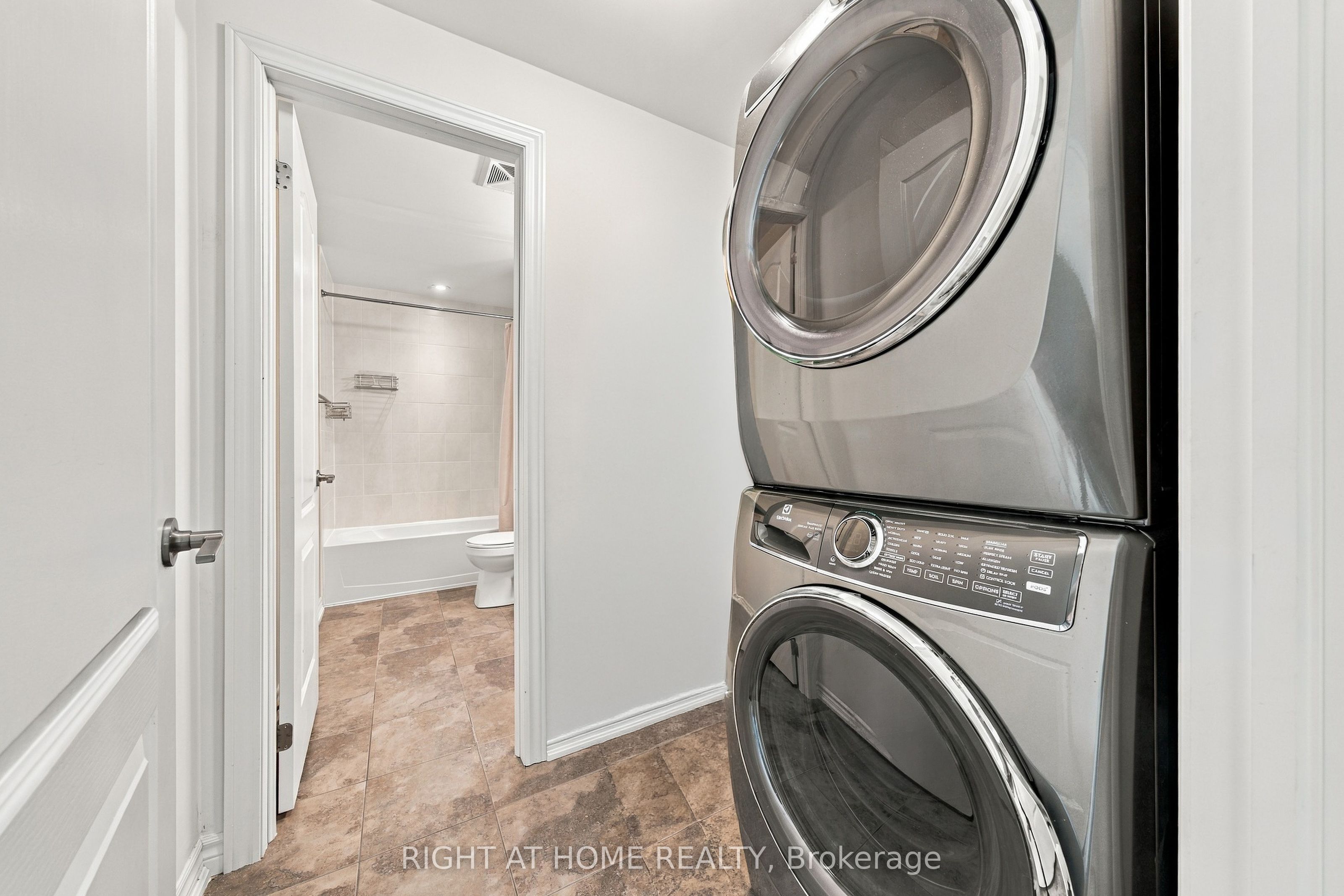 40 Ferndale Drive S 408 Property Photo 11