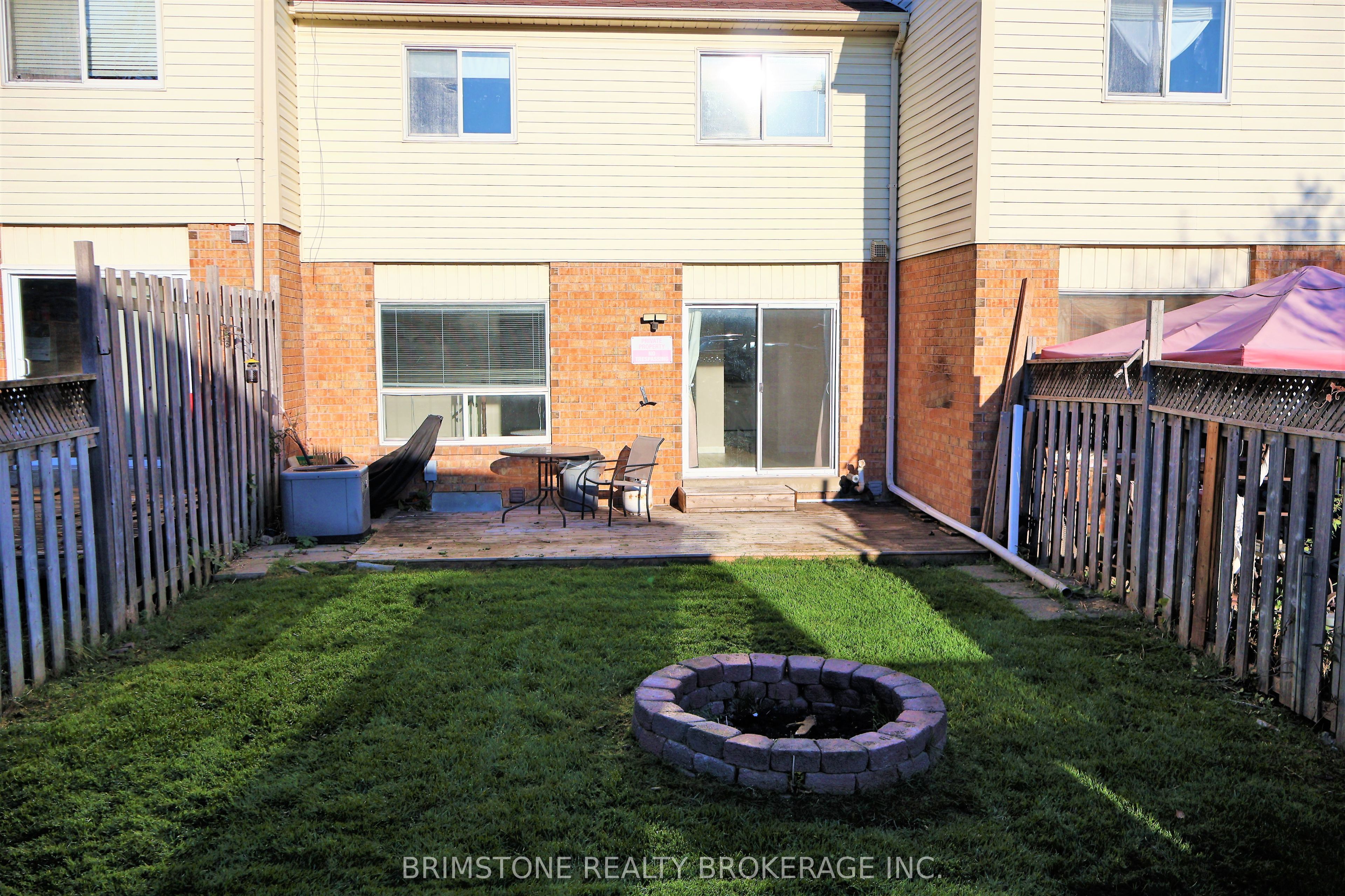 204 Pickett Crescent Property Photo 14