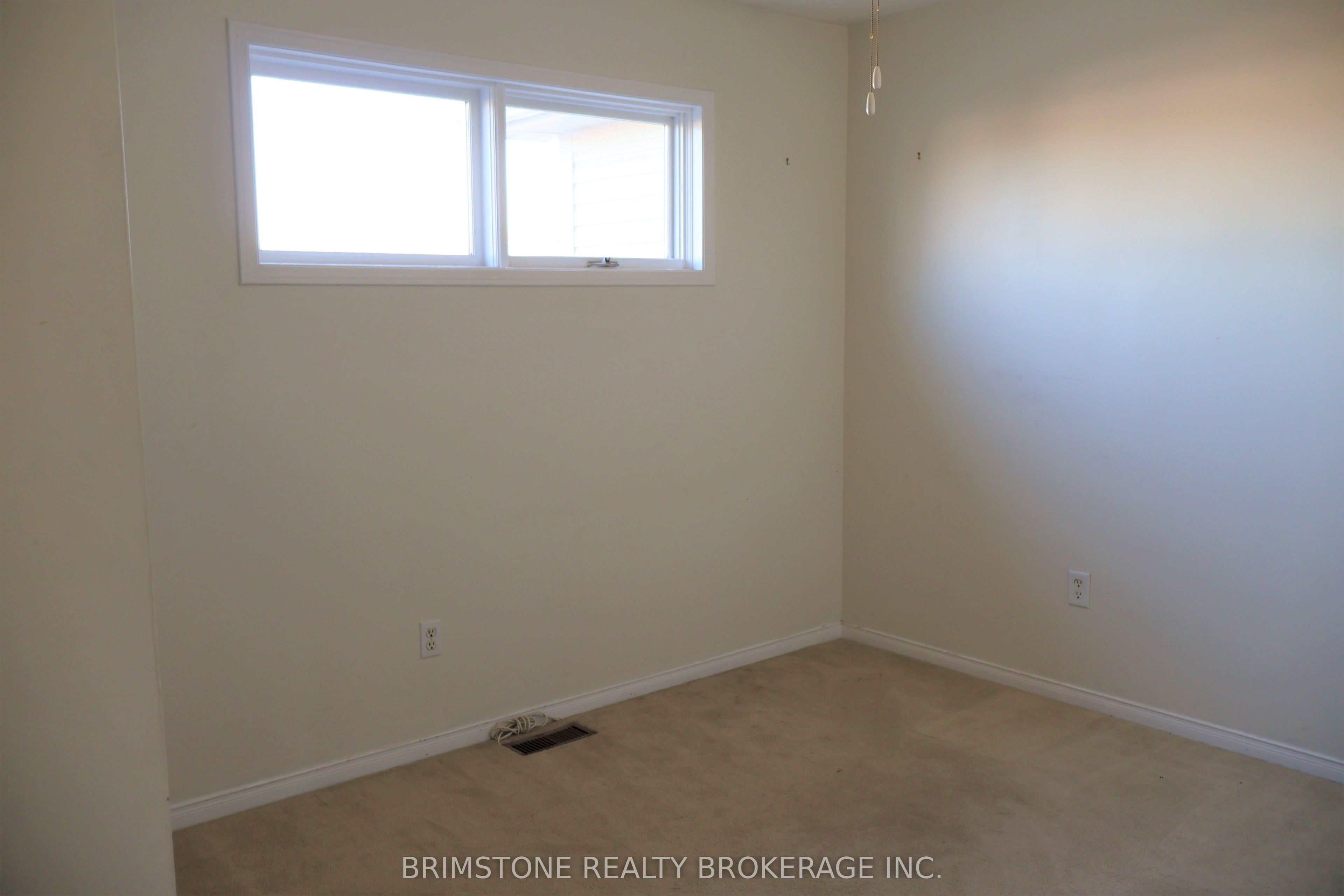 204 Pickett Crescent Property Photo 16