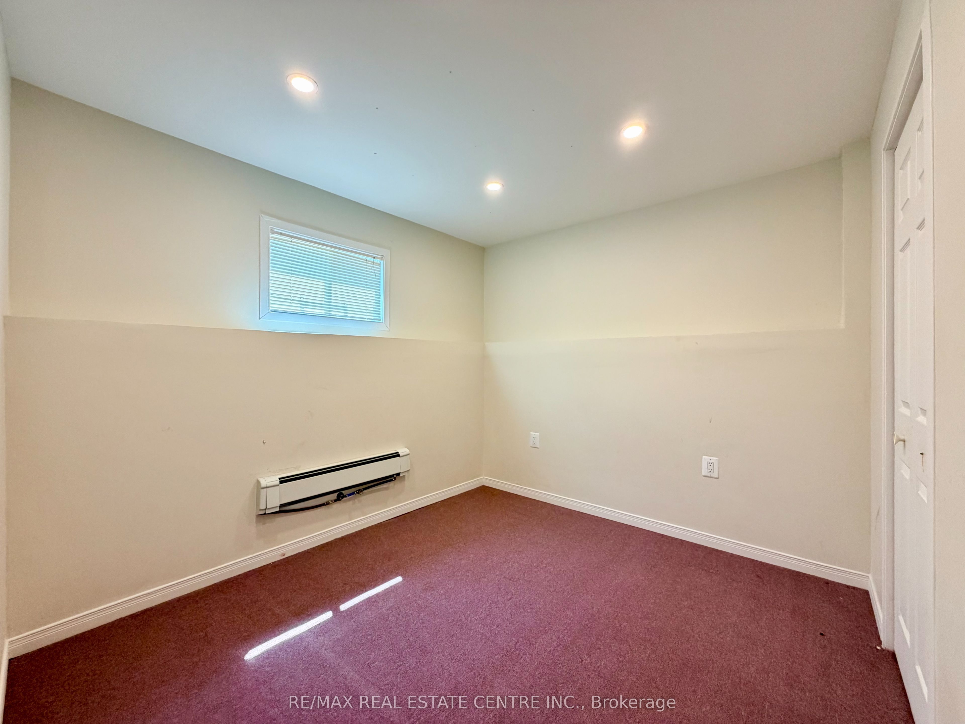 33 Evergreen Crescent Property Photo 4