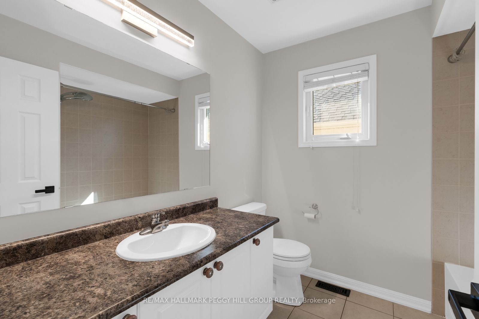 80 Monarchy Street Property Photo 17
