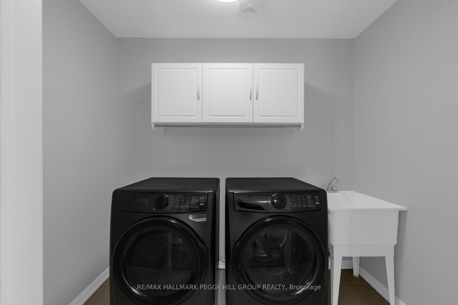 80 Monarchy Street Property Photo 18