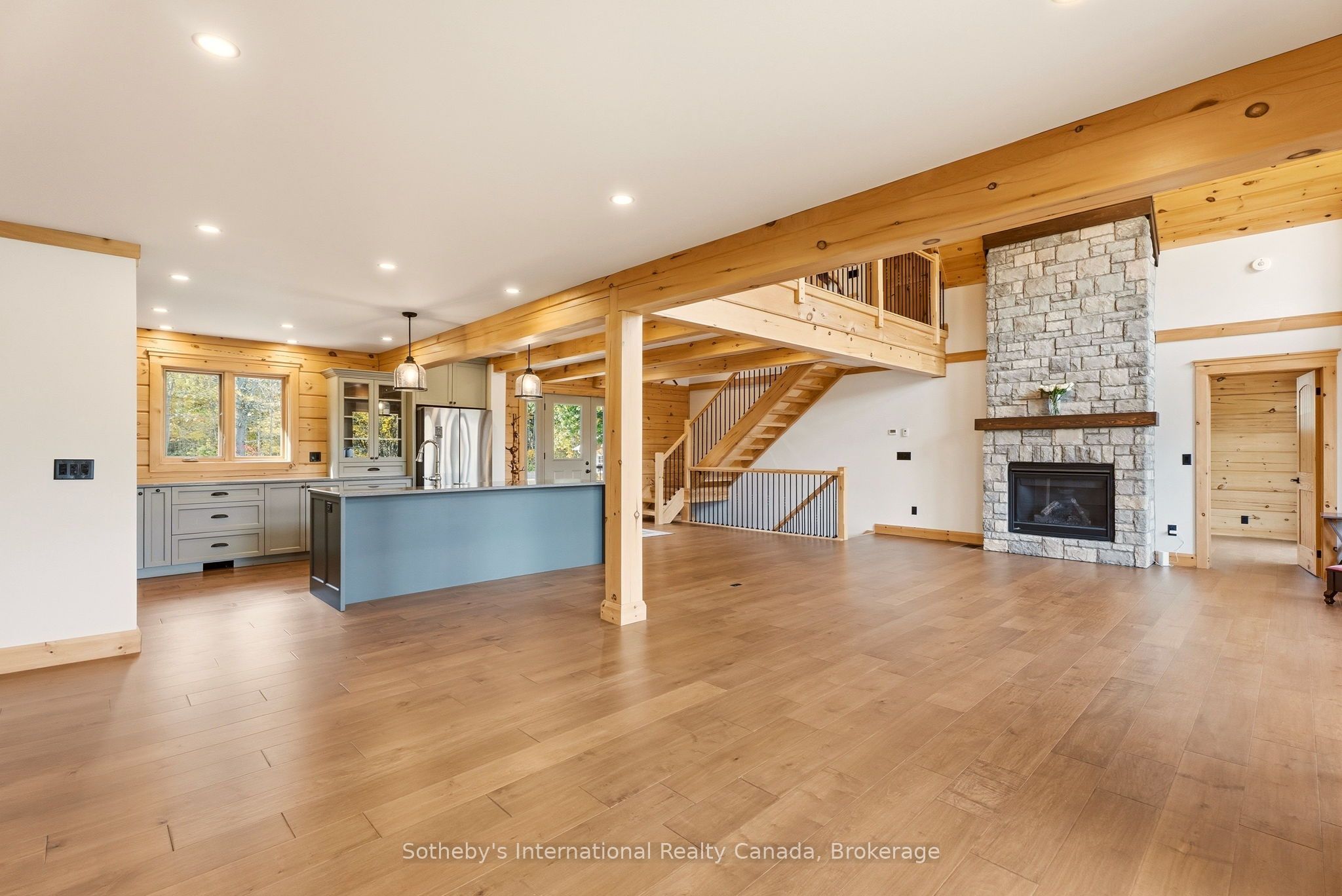 1935 Mcleod Drive Property Photo 12