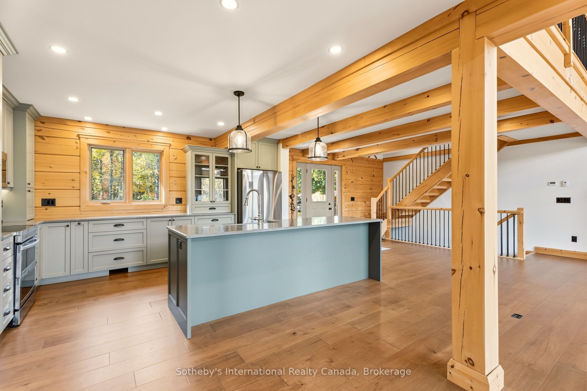1935 Mcleod Drive Property Photo 13