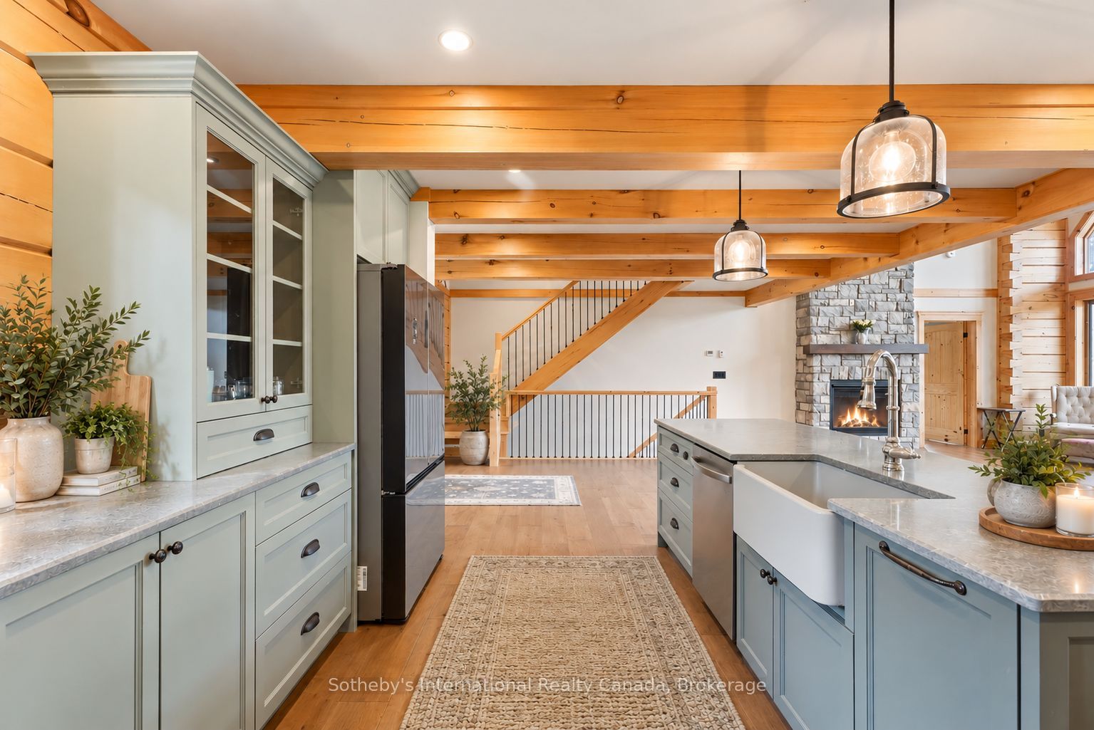 1935 Mcleod Drive Property Photo 15