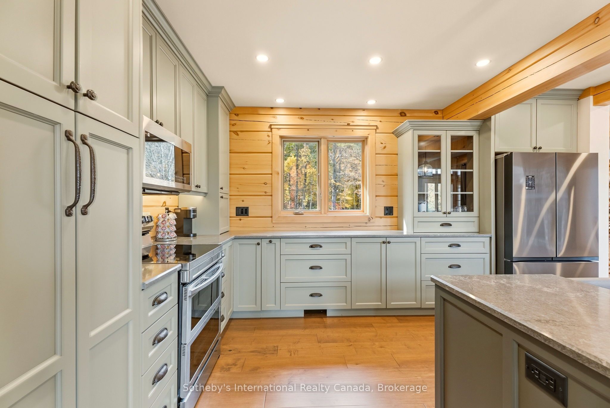 1935 Mcleod Drive Property Photo 16