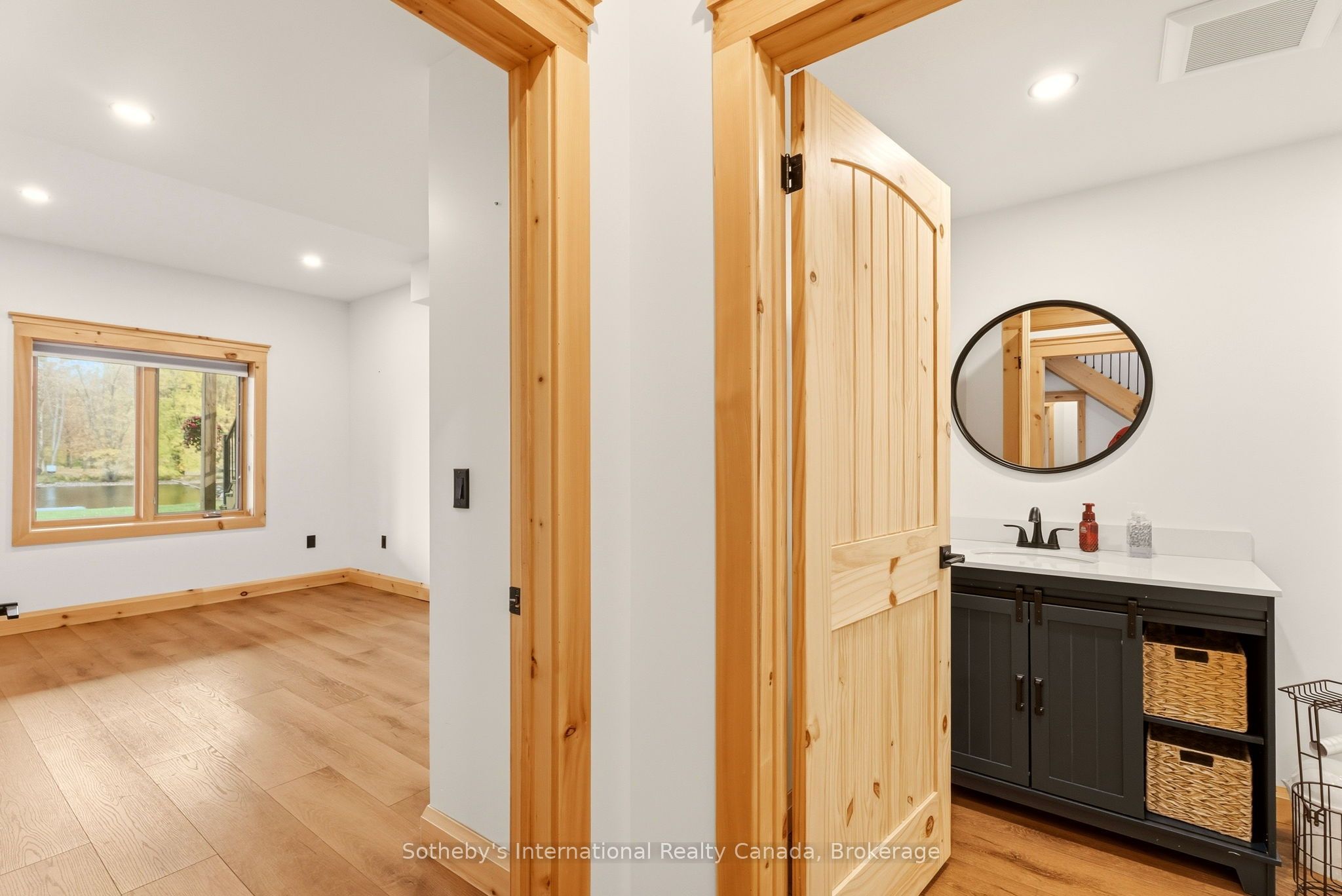 1935 Mcleod Drive Property Photo 29