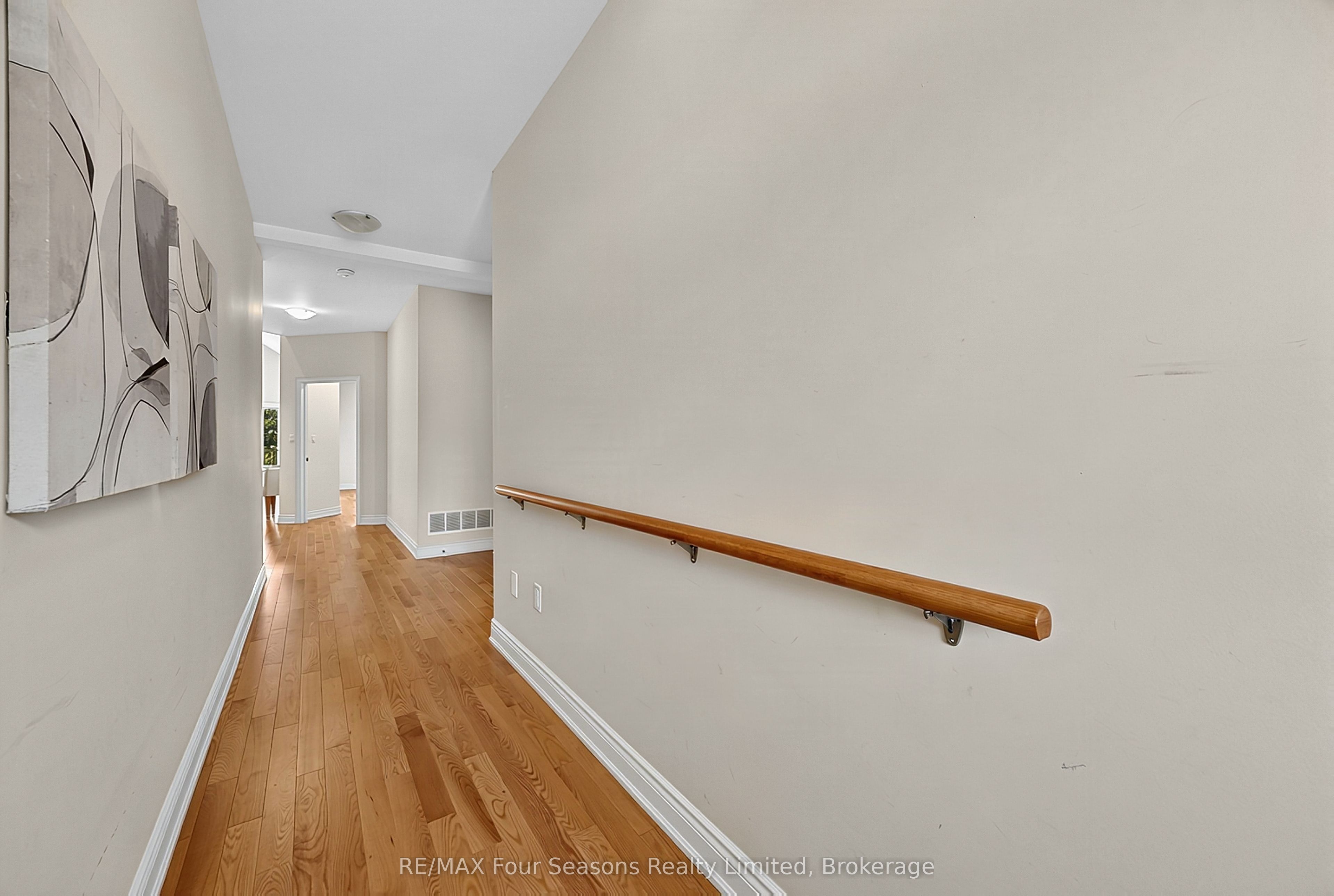 100 Kari Crescent Property Photo 8