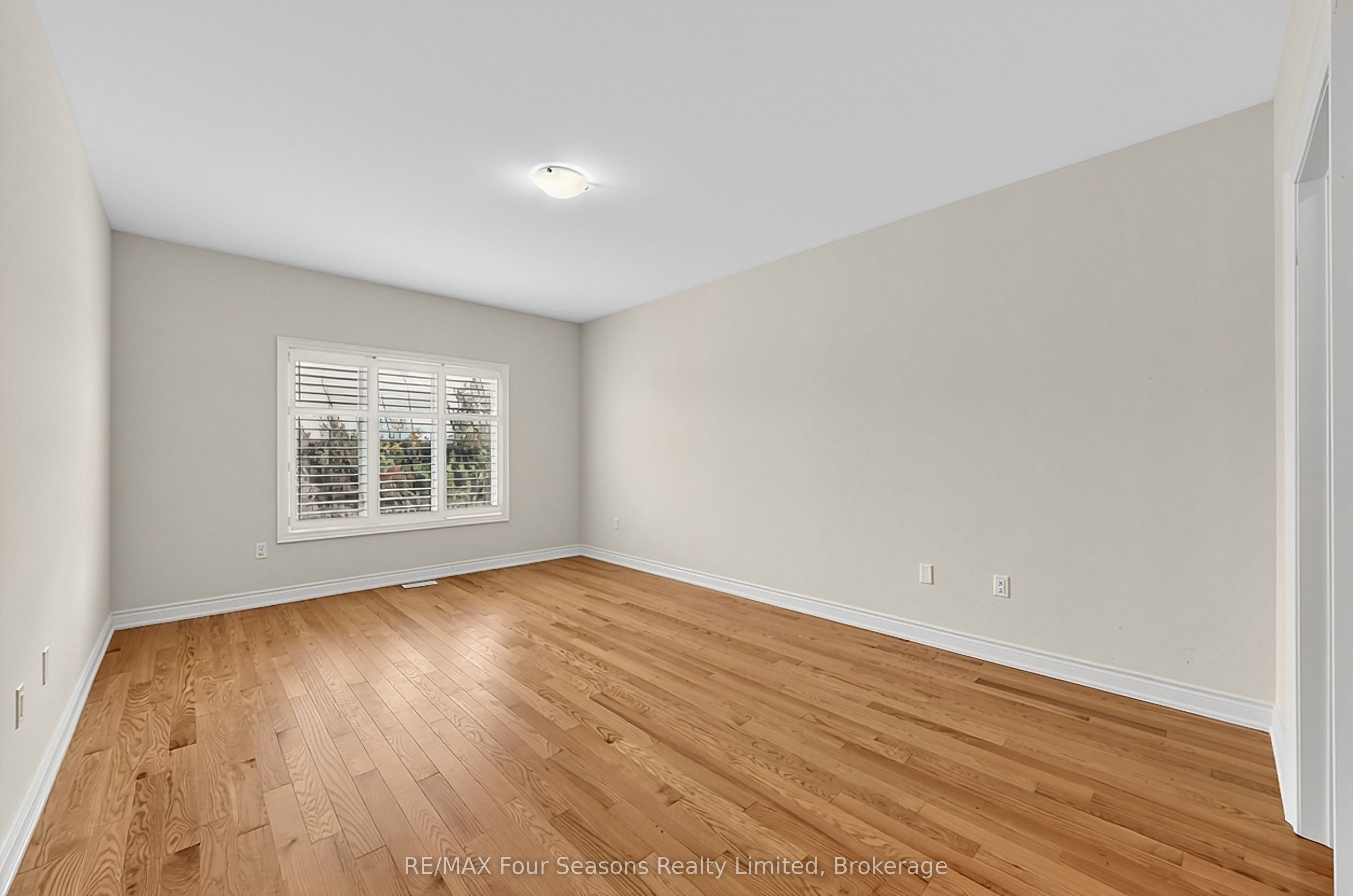 100 Kari Crescent Property Photo 16