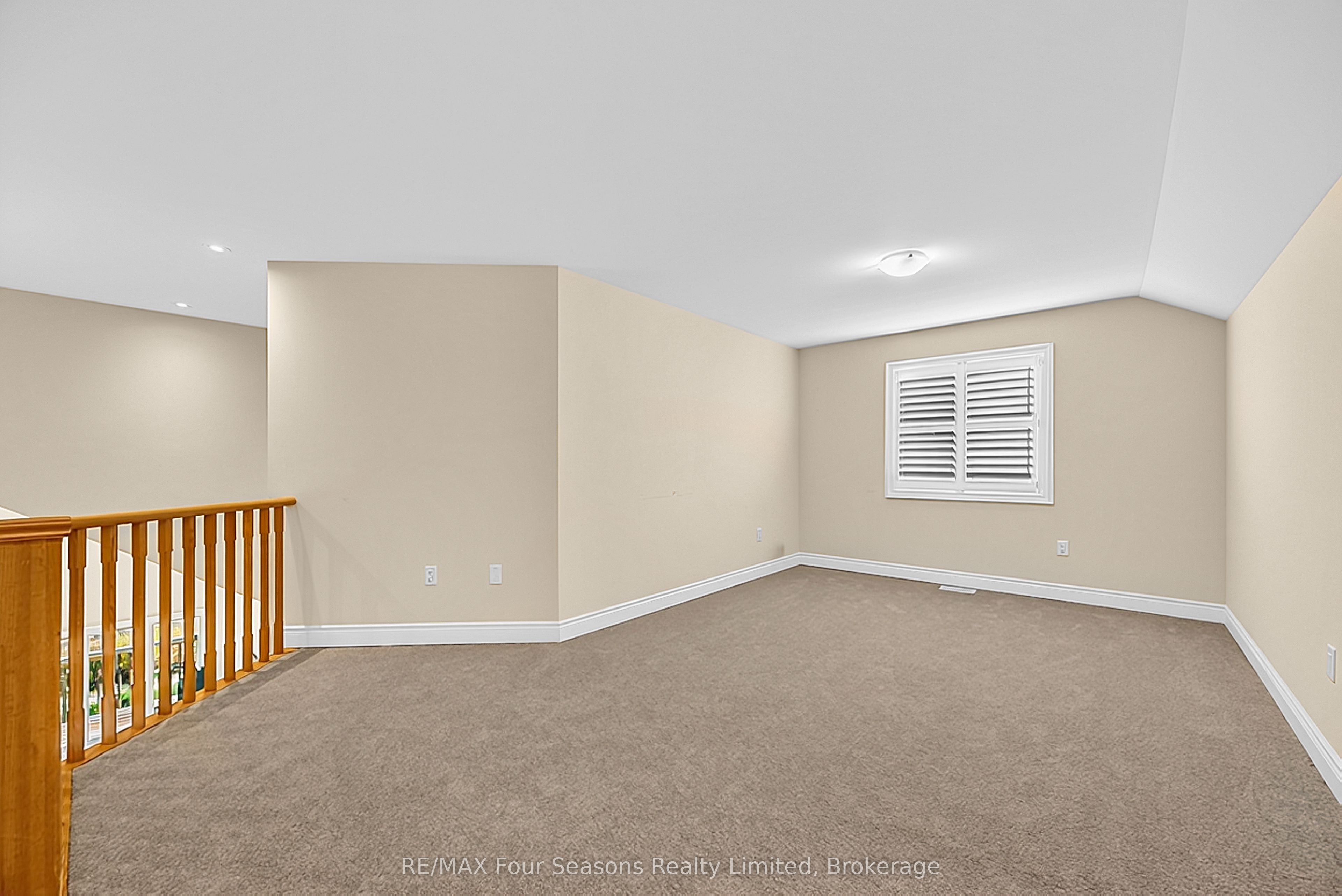 100 Kari Crescent Property Photo 23