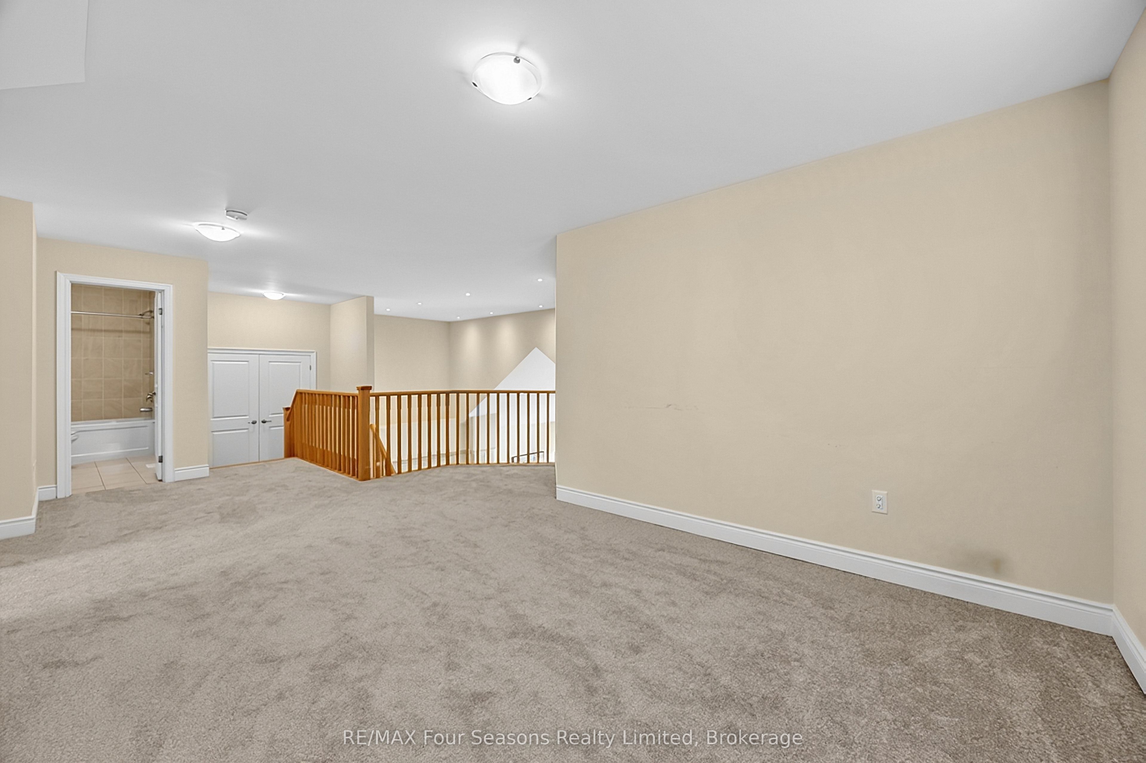 100 Kari Crescent Property Photo 24