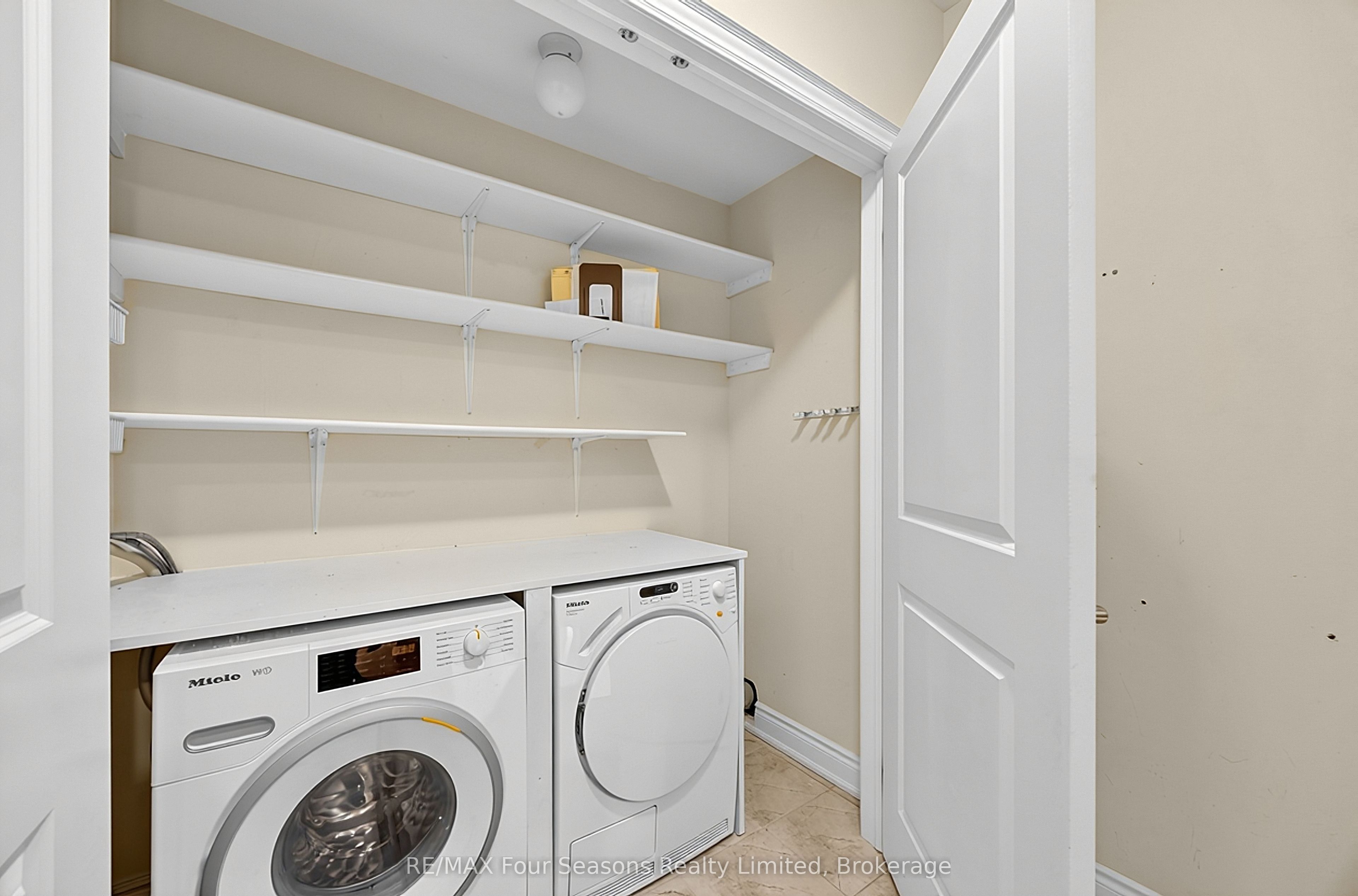 100 Kari Crescent Property Photo 27