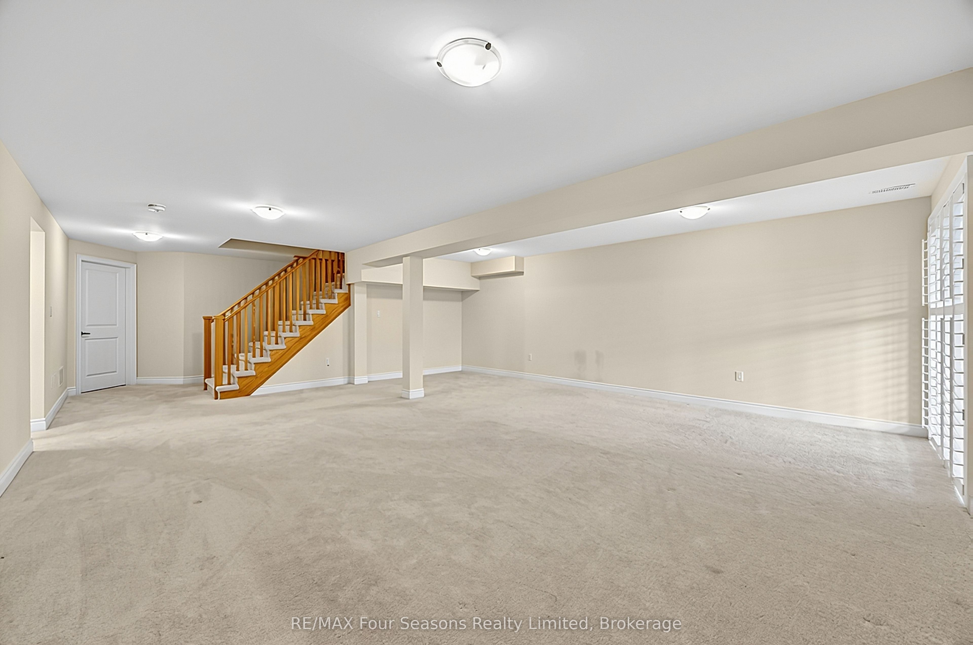100 Kari Crescent Property Photo 28