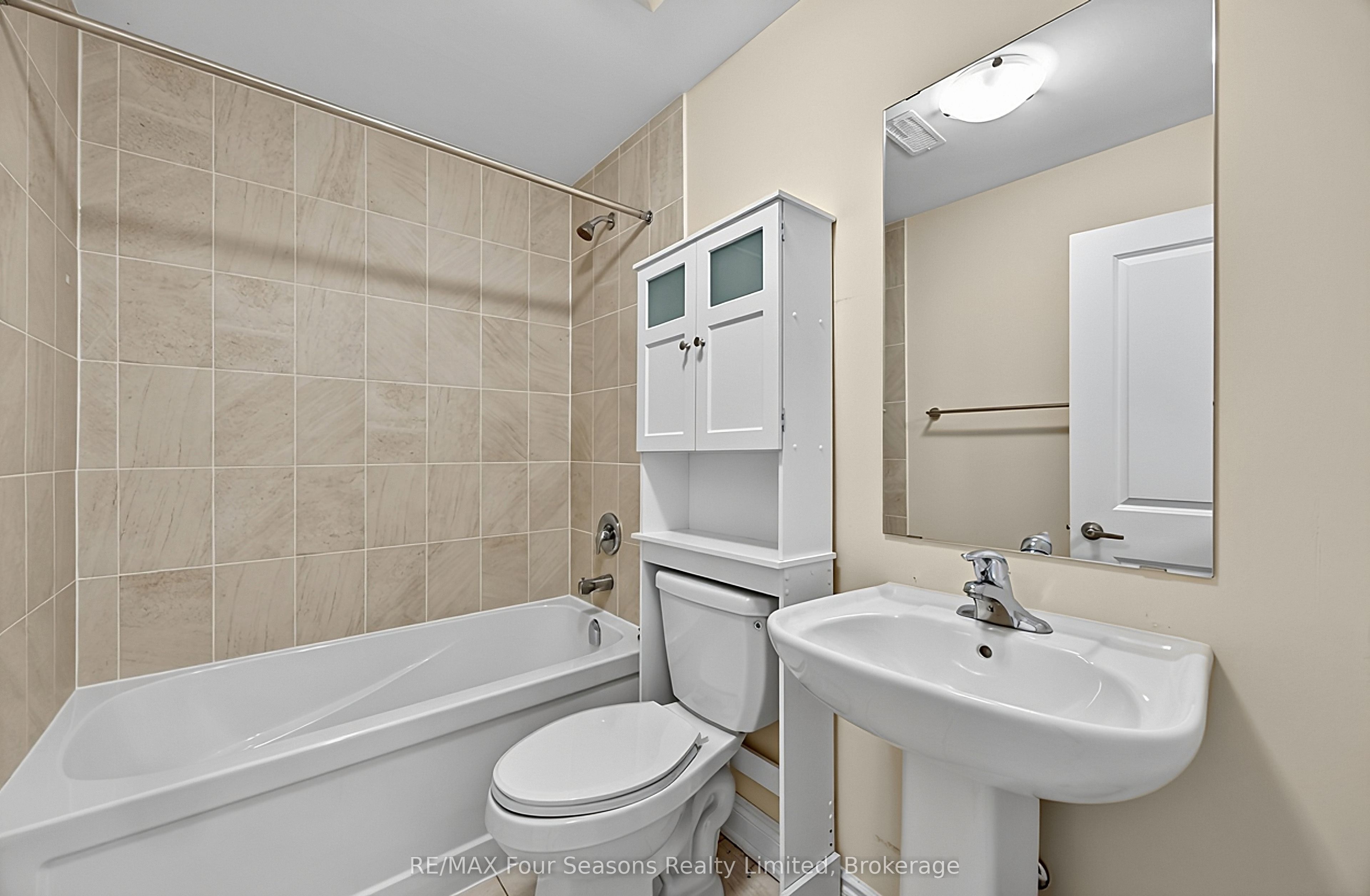 100 Kari Crescent Property Photo 32
