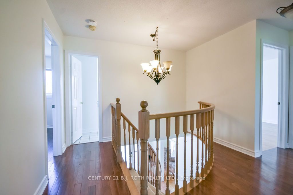 24 Grand Forest Drive Property Photo 18