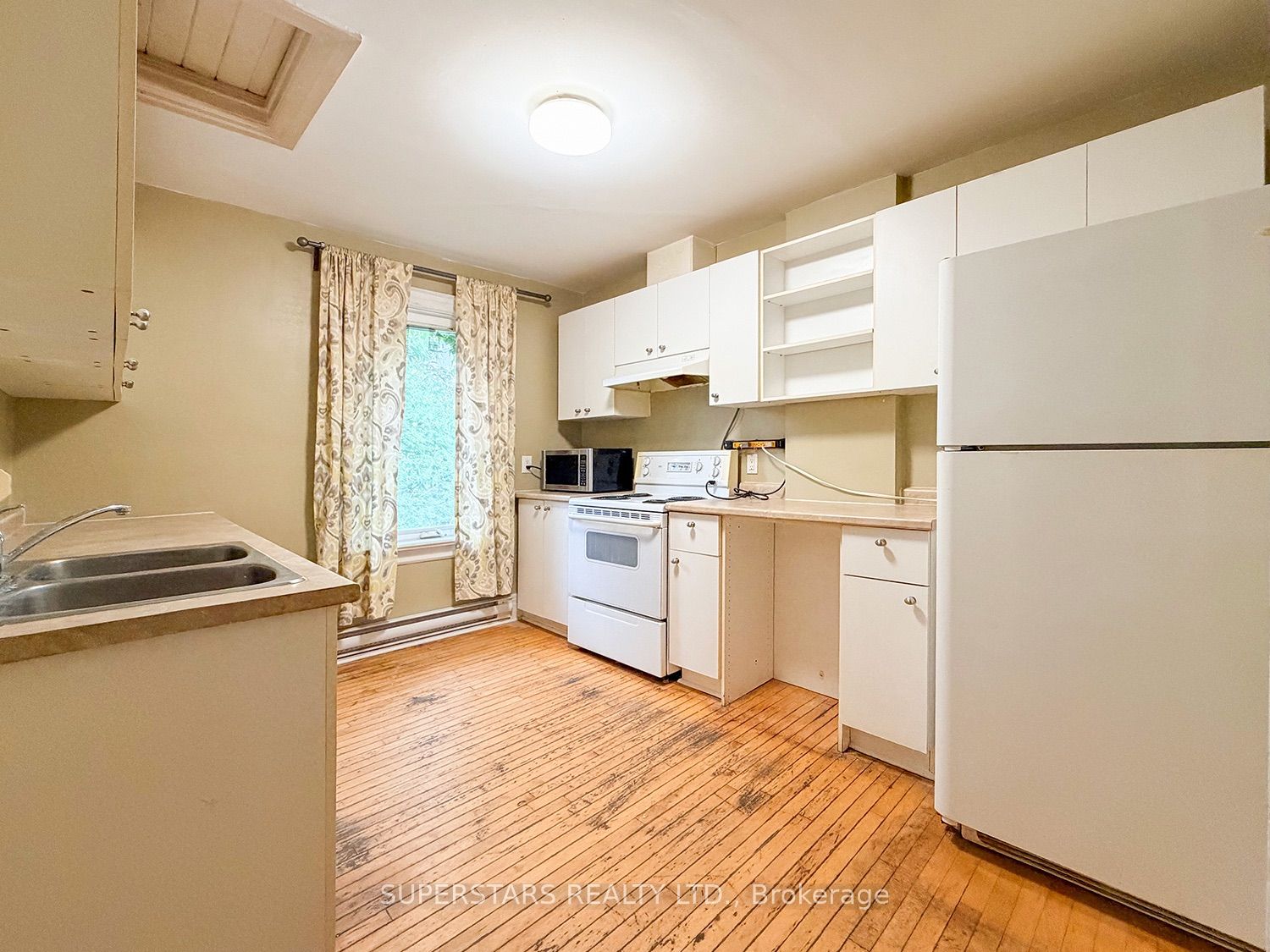 74 Toronto Street Property Photo 7