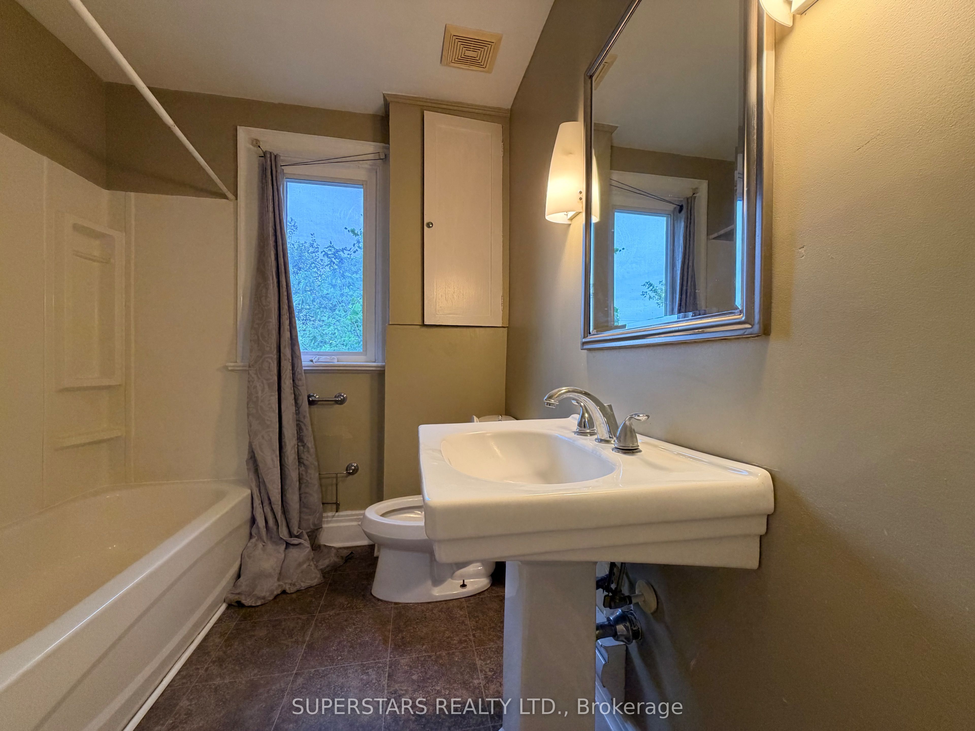 74 Toronto Street Property Photo 16