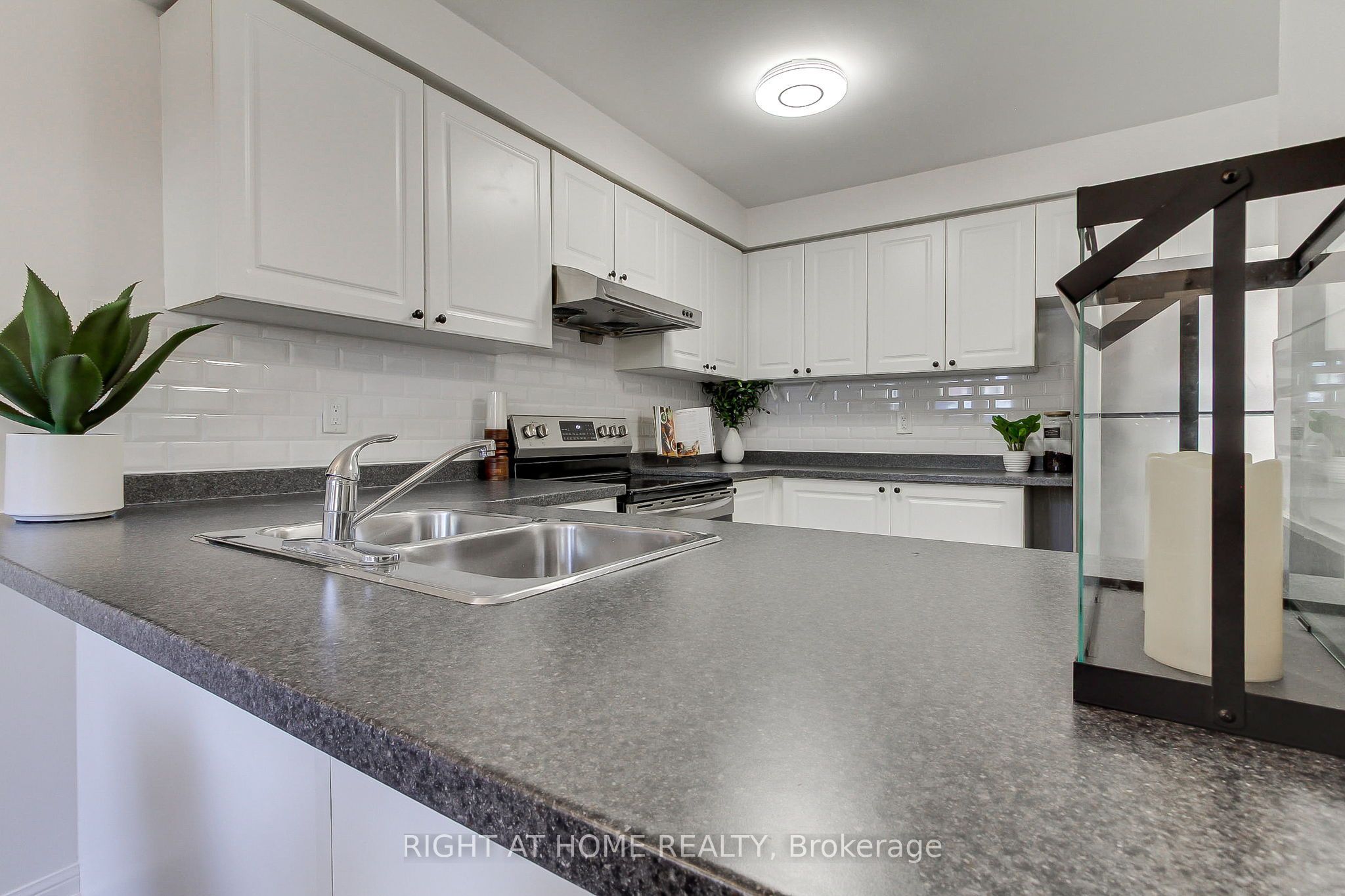 371 Ferndale Drive Property Photo 11