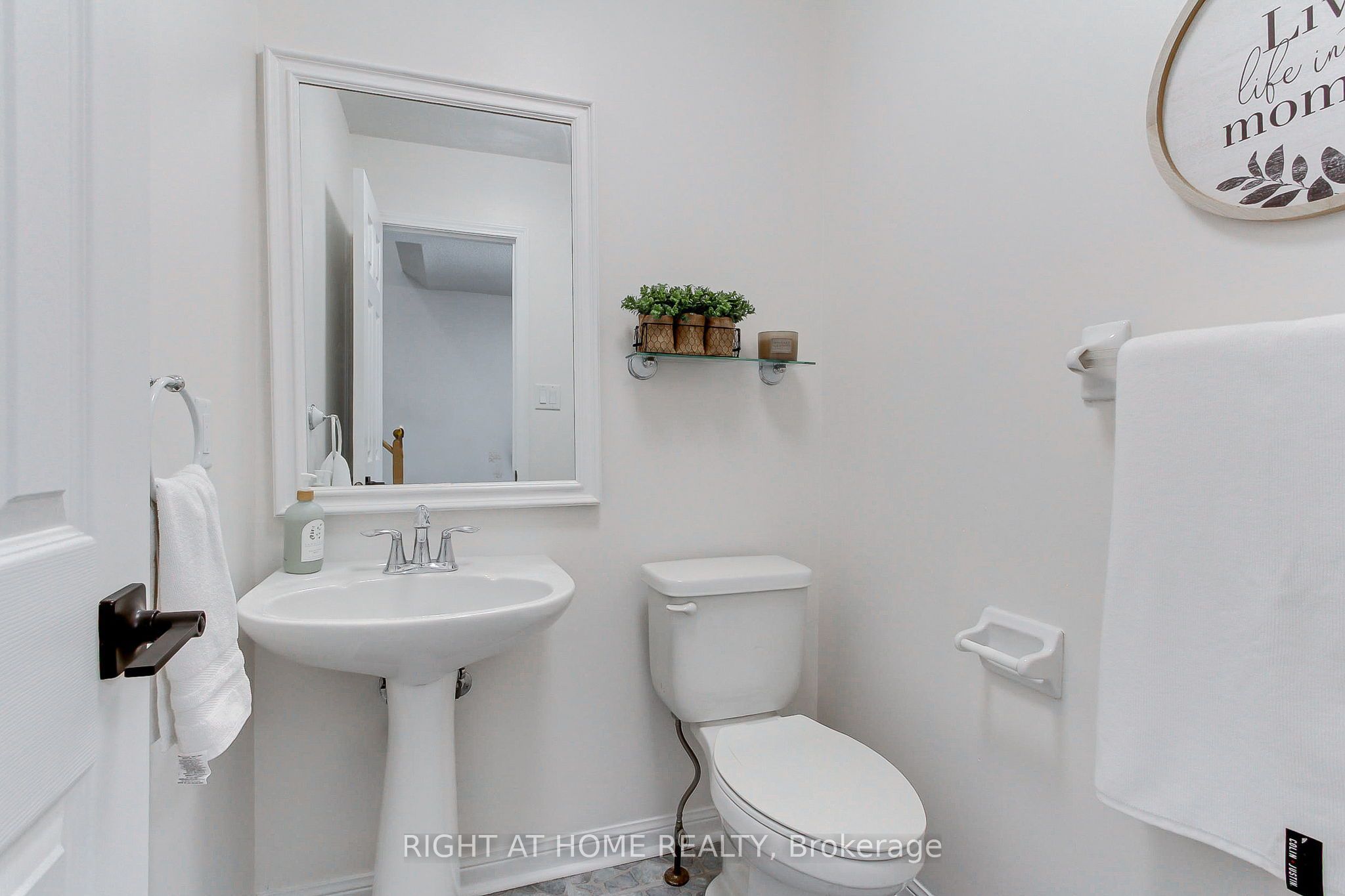 371 Ferndale Drive Property Photo 15