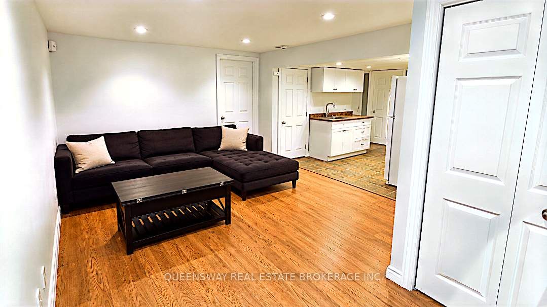 34 Tower Crescent Basement Property Photo 6