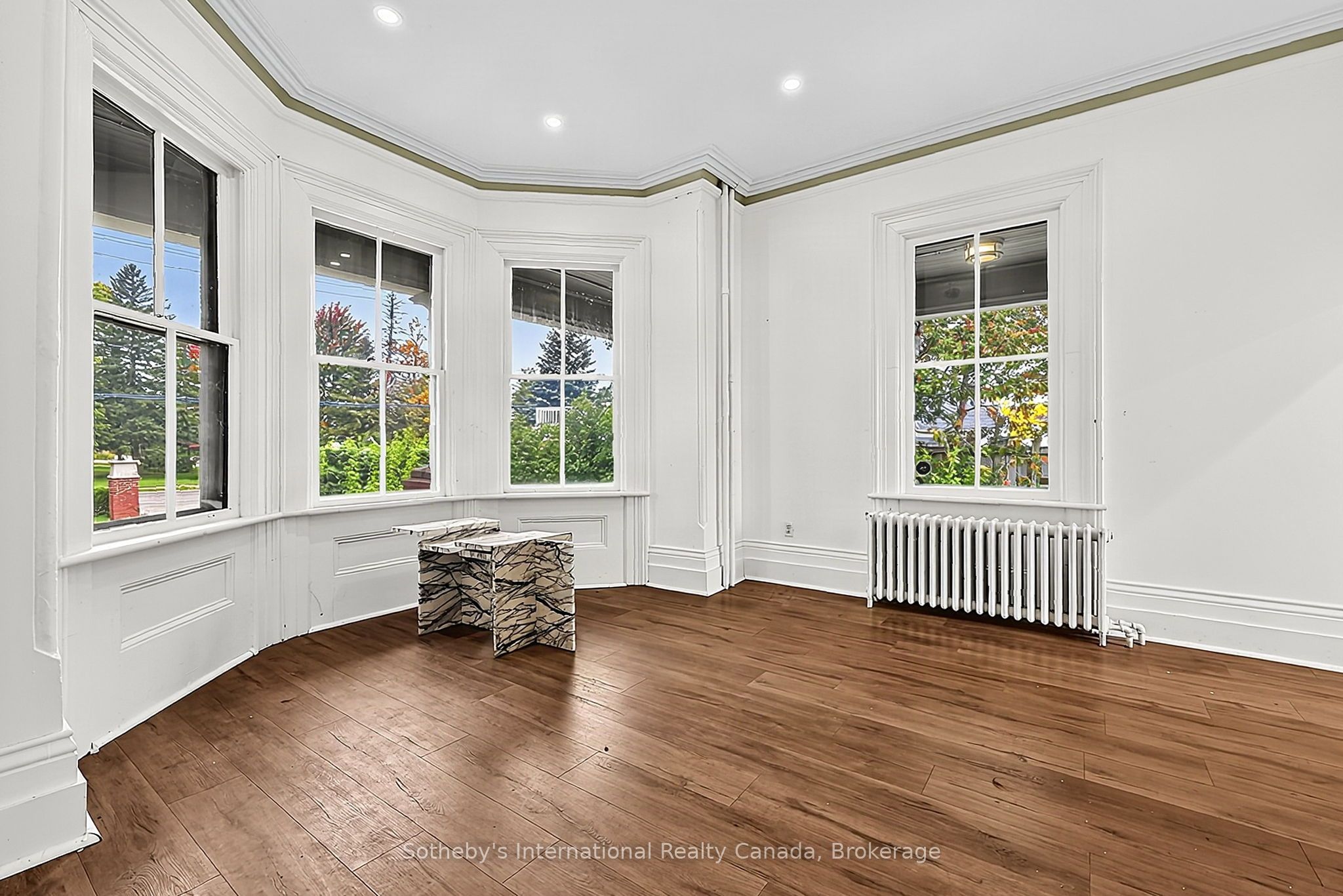 637 Hurontario Street 102 Property Photo 3