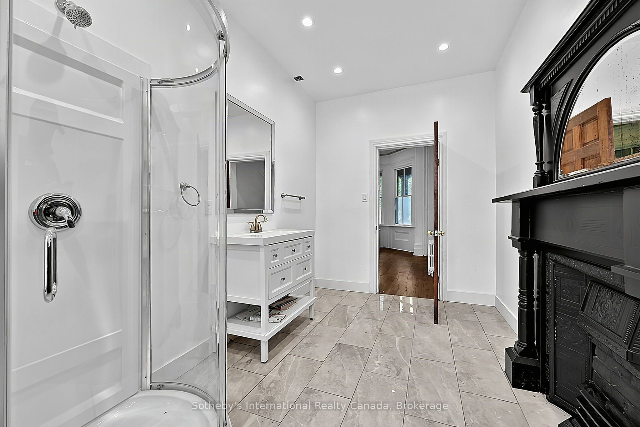 637 Hurontario Street 102 Property Photo 6