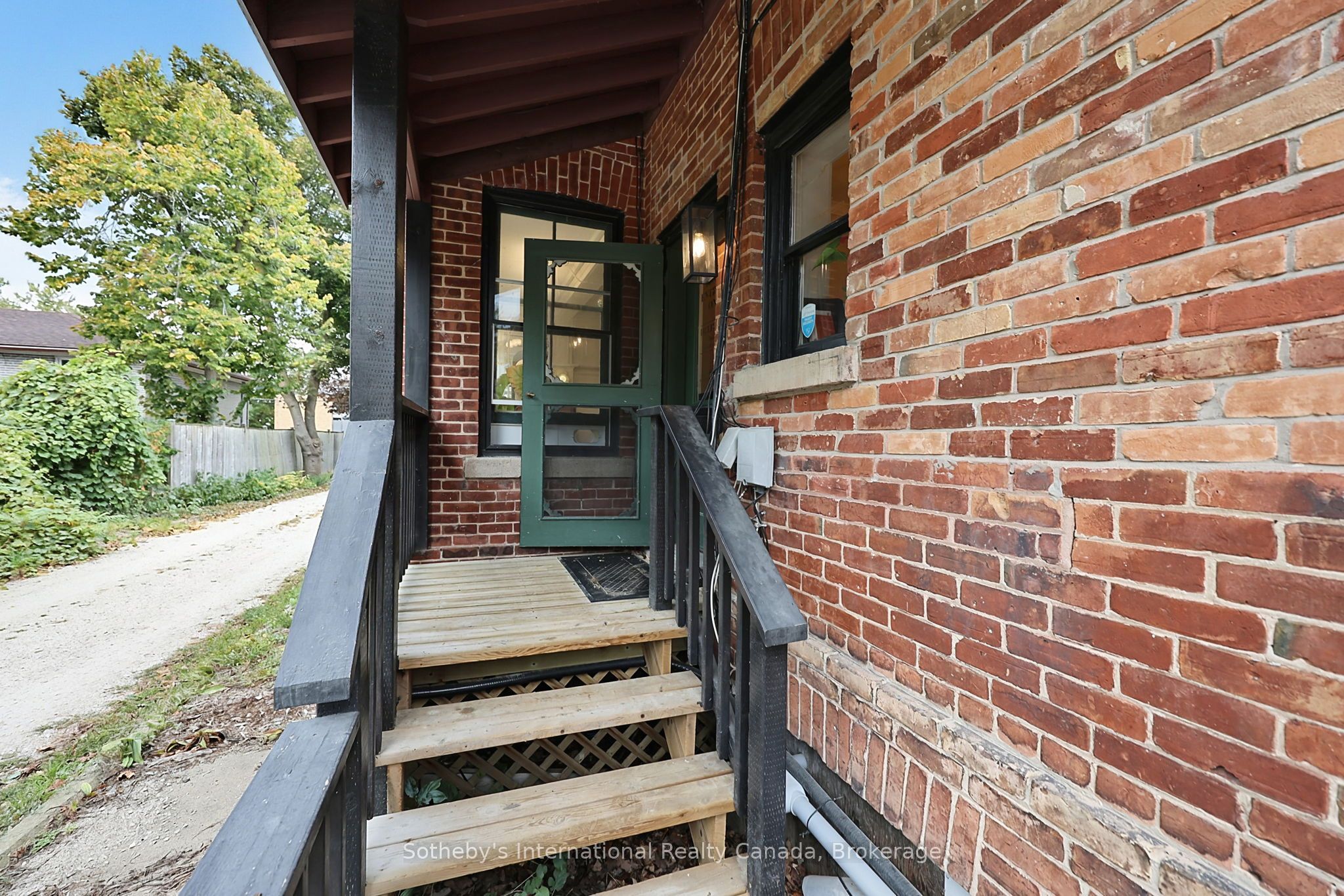 637 Hurontario Street 102 Property Photo 8