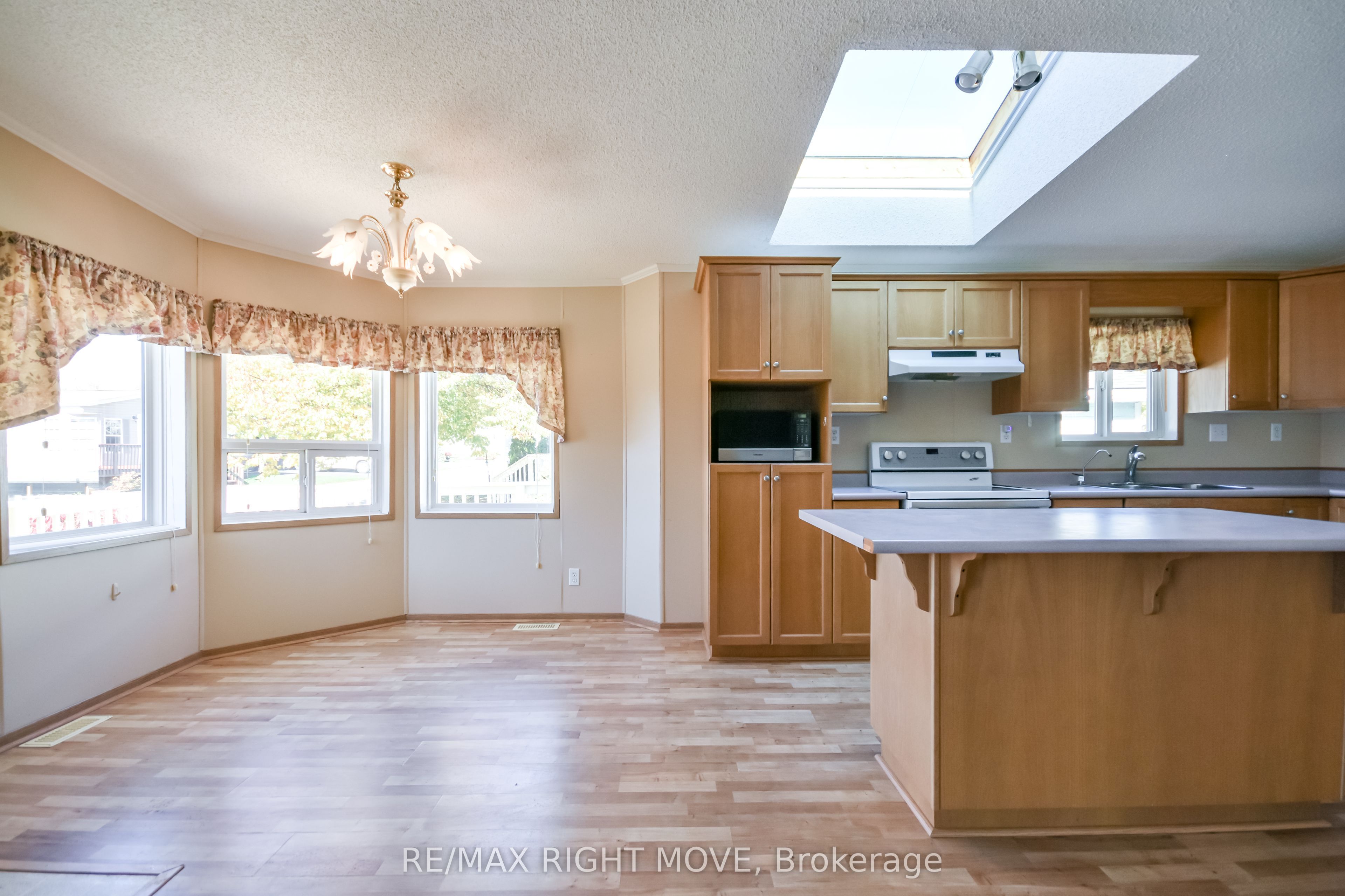 4105 Wesley Street Property Photo 8