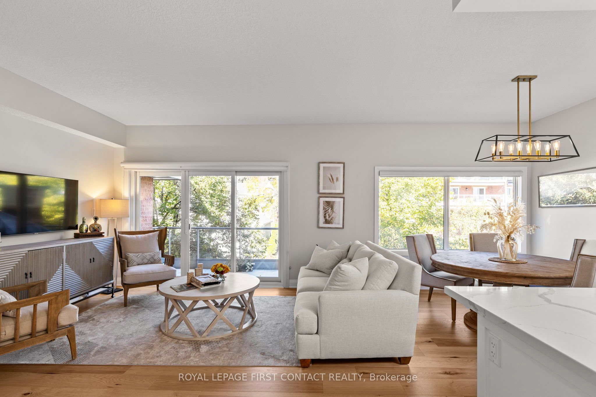 21 Kempenfelt Drive 308 Property Photo 4