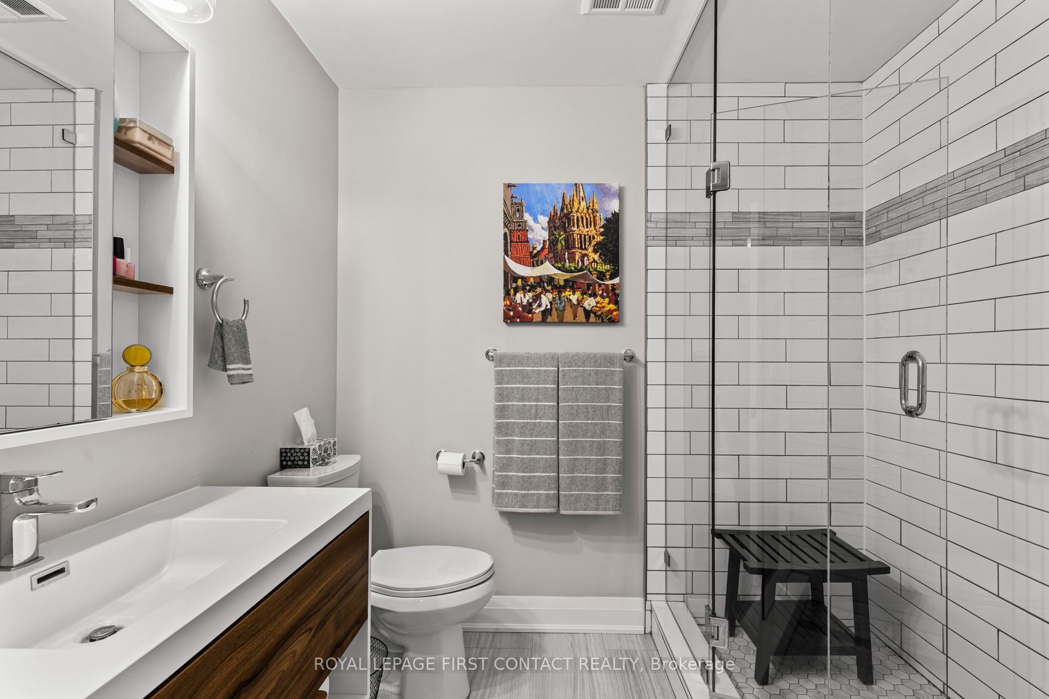 21 Kempenfelt Drive 308 Property Photo 25