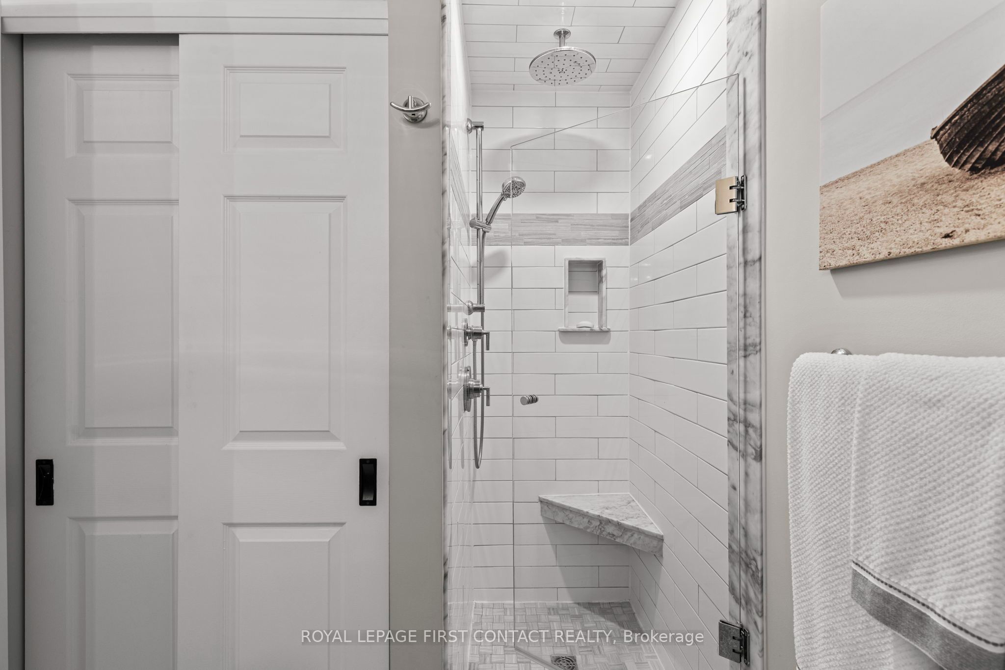 21 Kempenfelt Drive 308 Property Photo 30