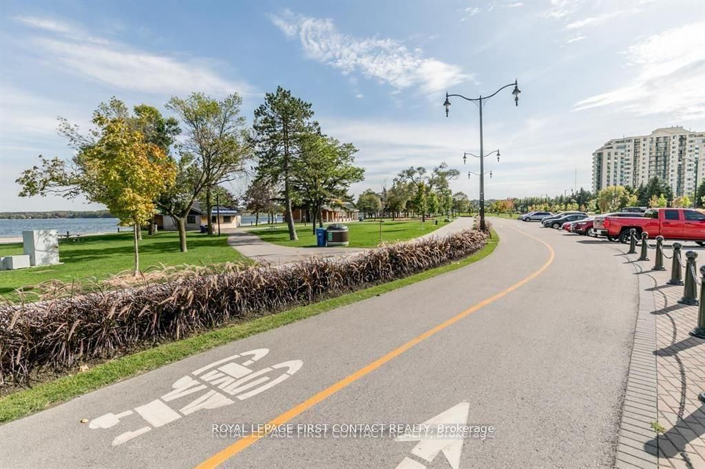 21 Kempenfelt Drive 308 Property Photo 37
