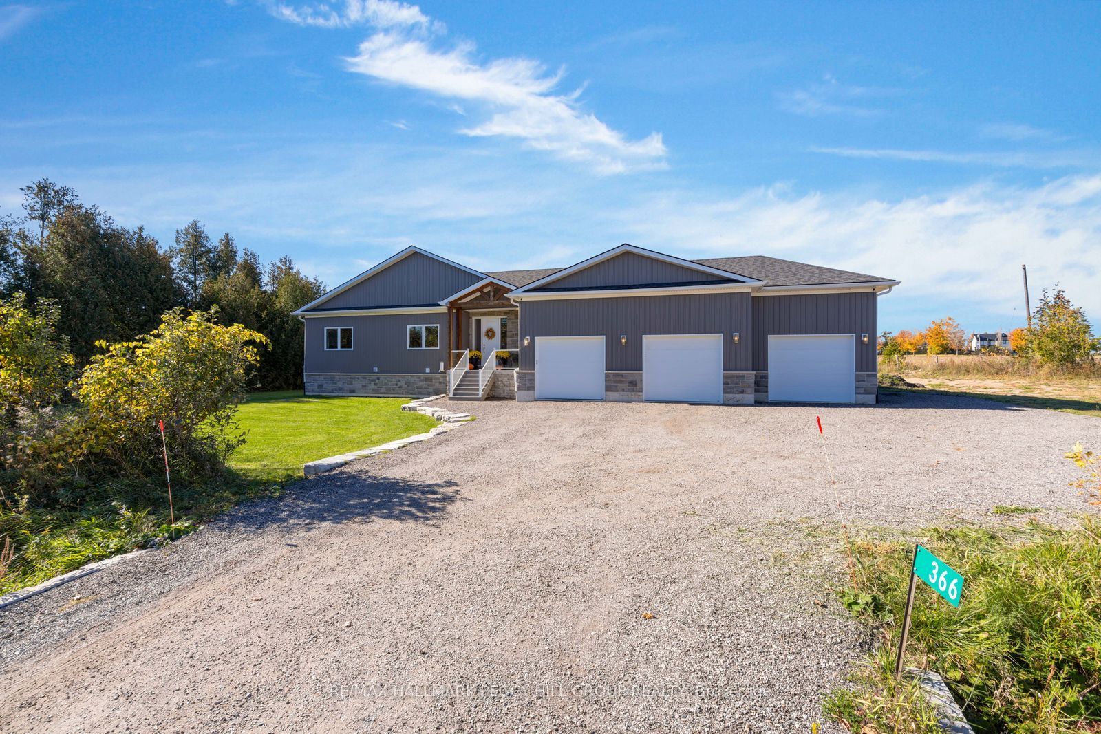 366 10th Line S Property Photo 1