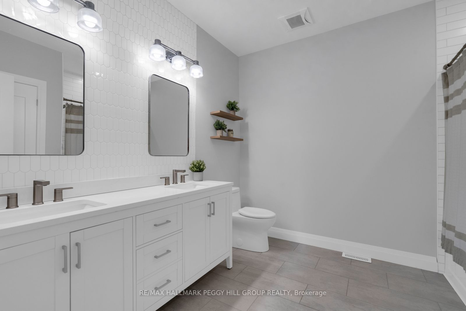 366 10th Line S Property Photo 10