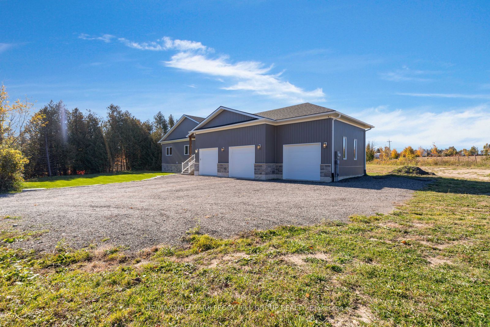 366 10th Line S Property Photo 16
