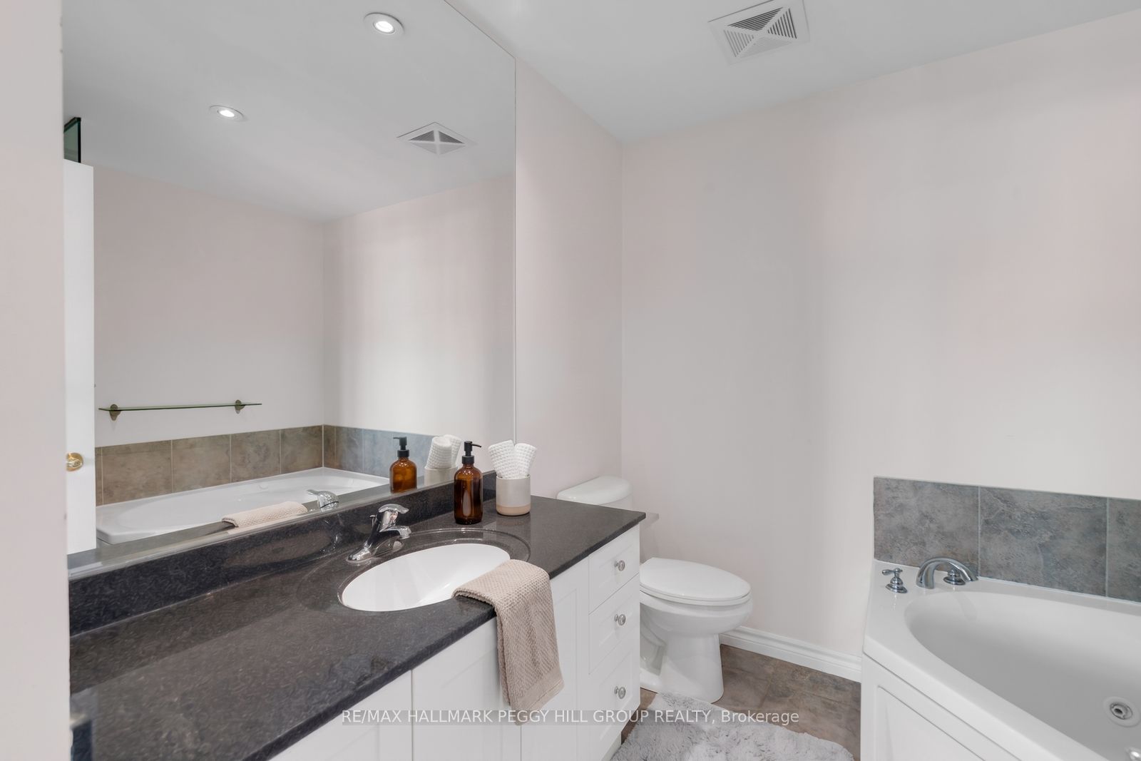 6 Toronto Street 901 Property Photo 8