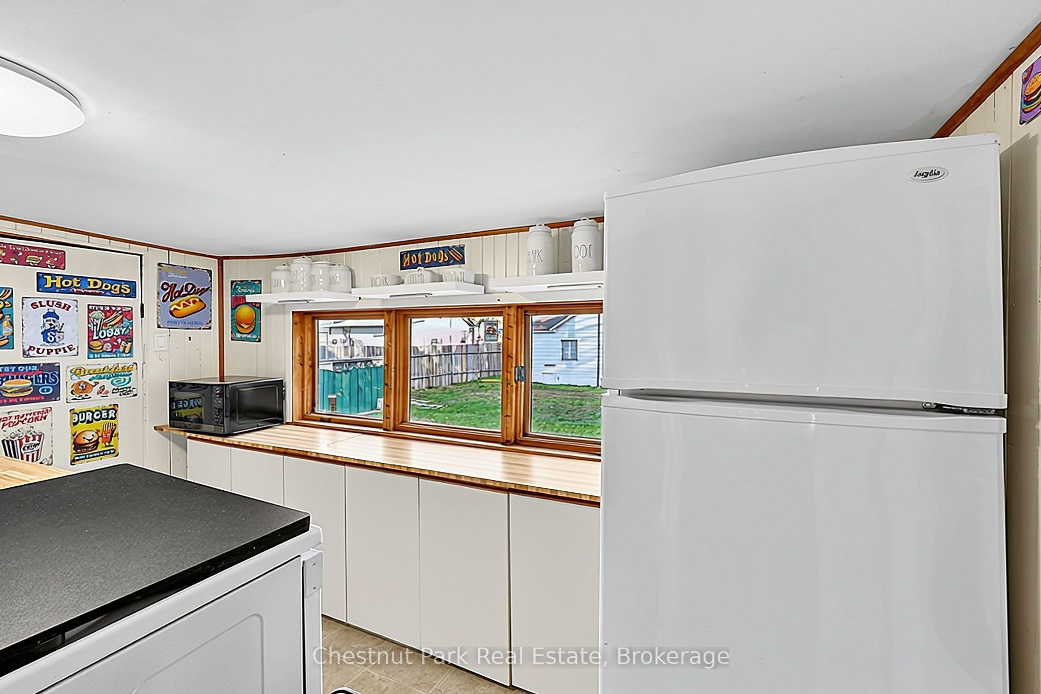 125 River Road E Property Photo 16